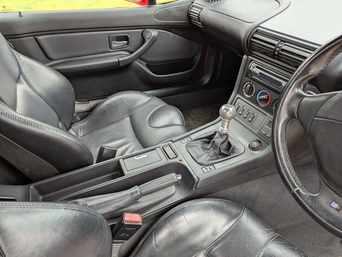 <p>1998 BMW Z3 2.8 WIDEBODY</p>