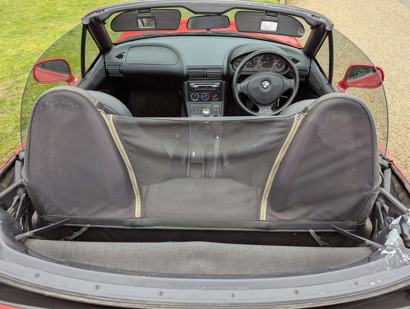 <p>1998 BMW Z3 2.8 WIDEBODY</p>