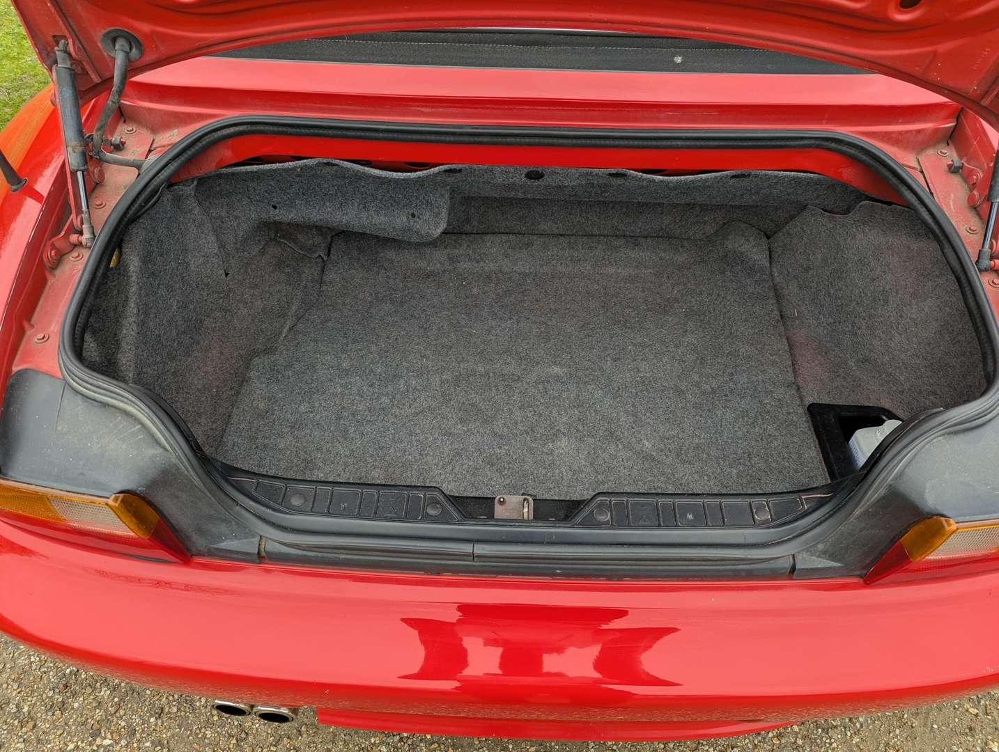 <p>1998 BMW Z3 2.8 WIDEBODY</p>