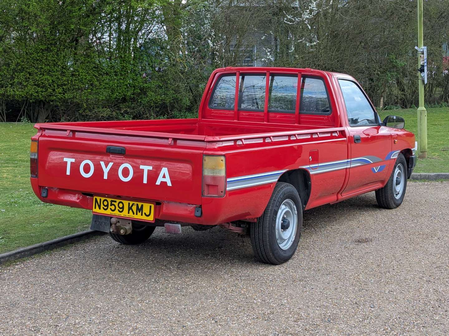 <p>1996 TOYOTA HI-LUX</p>