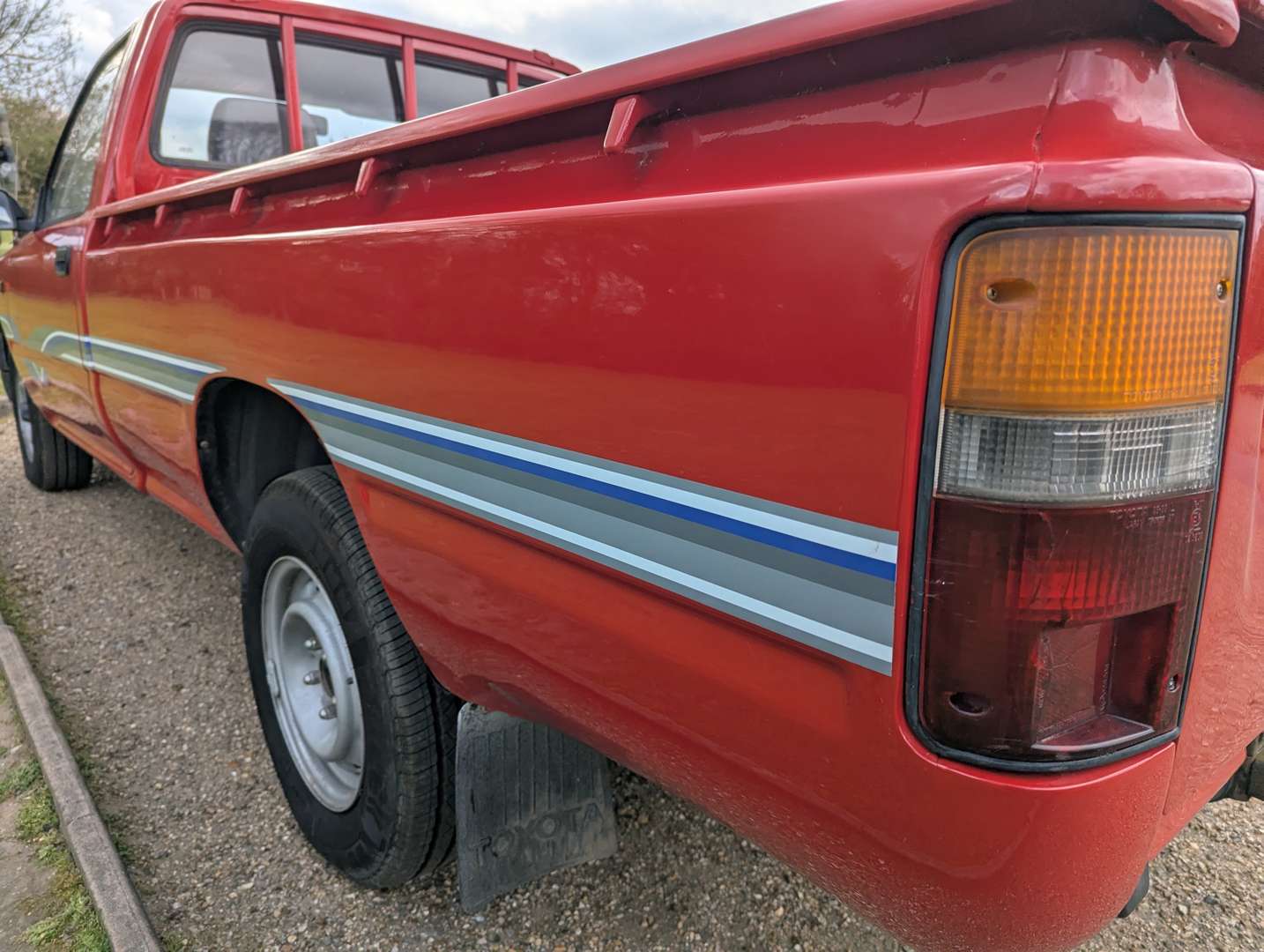 <p>1996 TOYOTA HI-LUX</p>