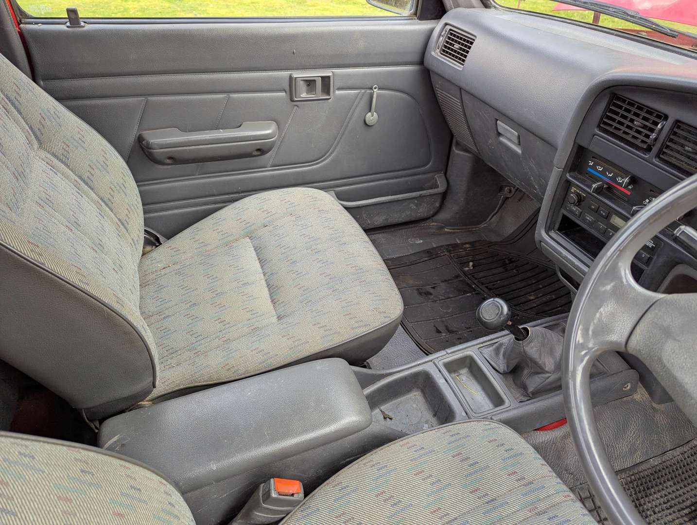 <p>1996 TOYOTA HI-LUX</p>