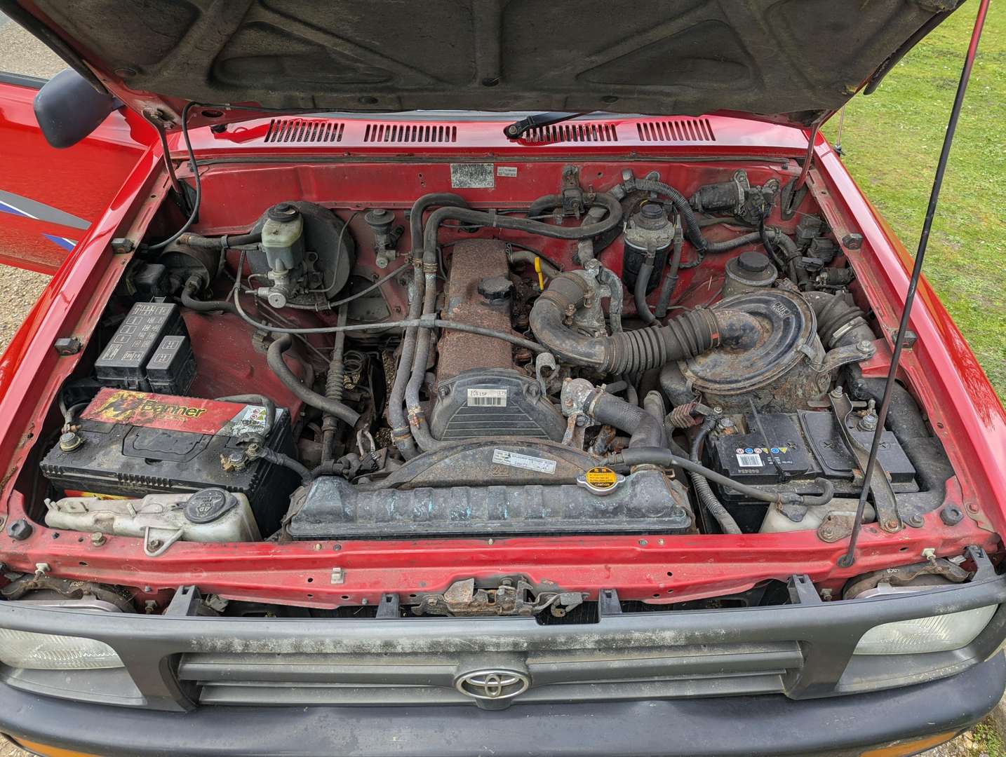 <p>1996 TOYOTA HI-LUX</p>