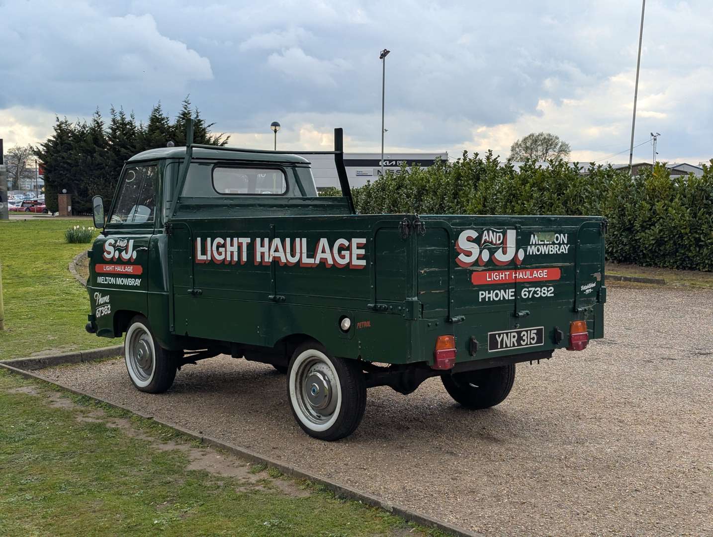 <p>1961 FORD THAMES PICK-UP</p>