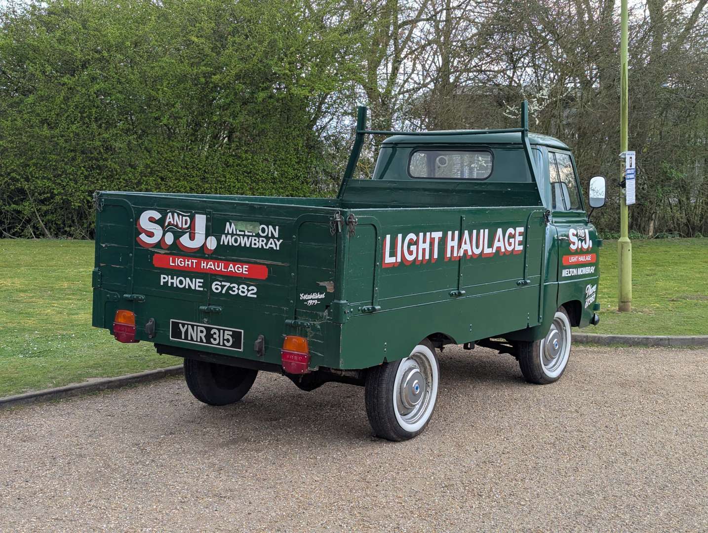 <p>1961 FORD THAMES PICK-UP</p>