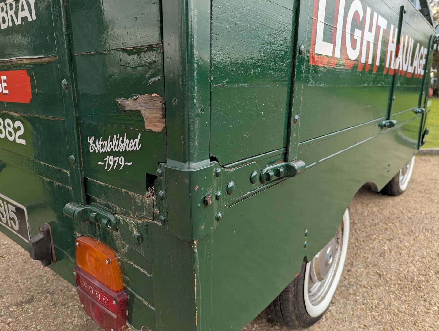 <p>1961 FORD THAMES PICK-UP</p>