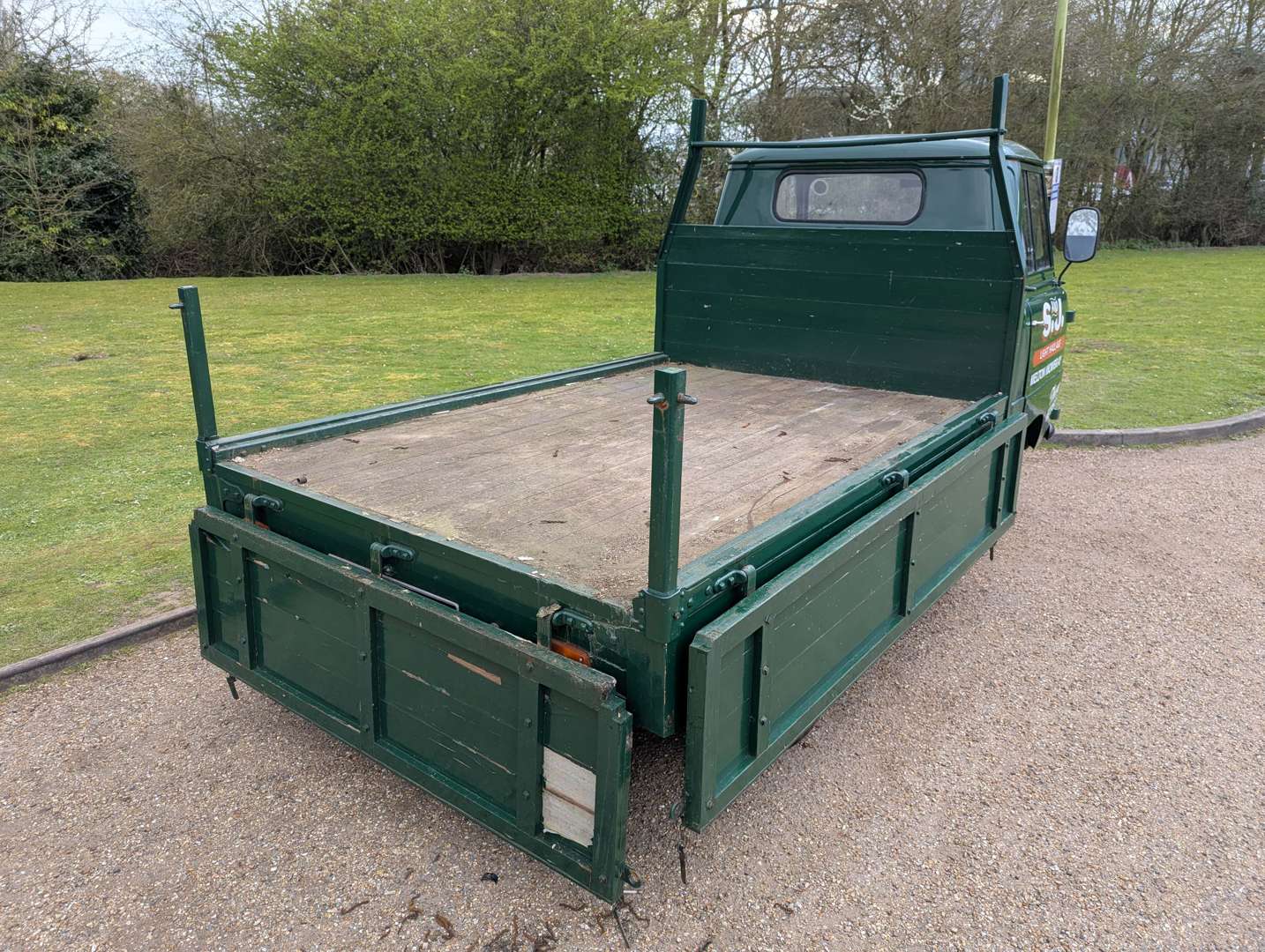 <p>1961 FORD THAMES PICK-UP</p>