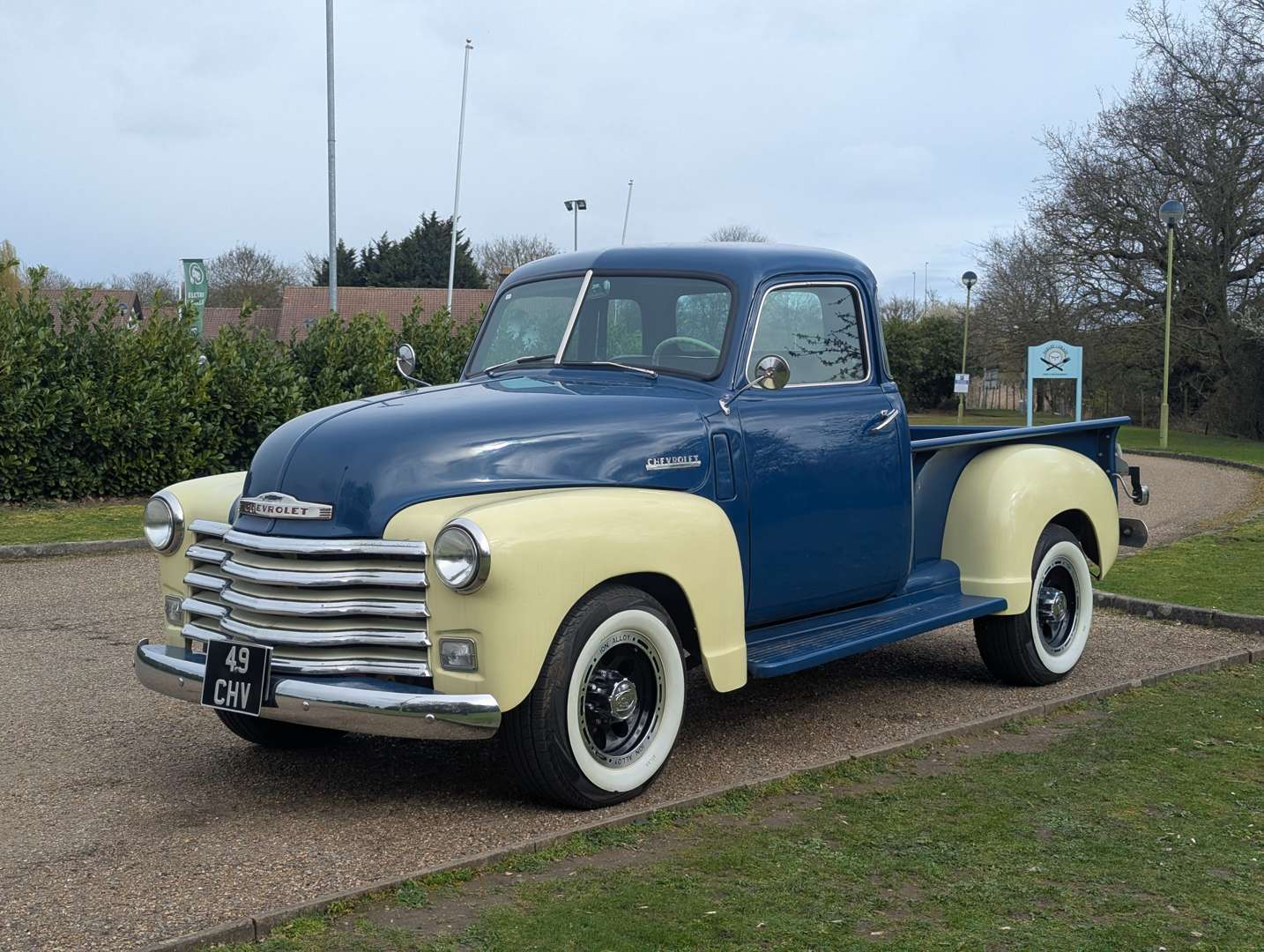 <p>1949 CHEVROLET PICK-UP LHD</p>