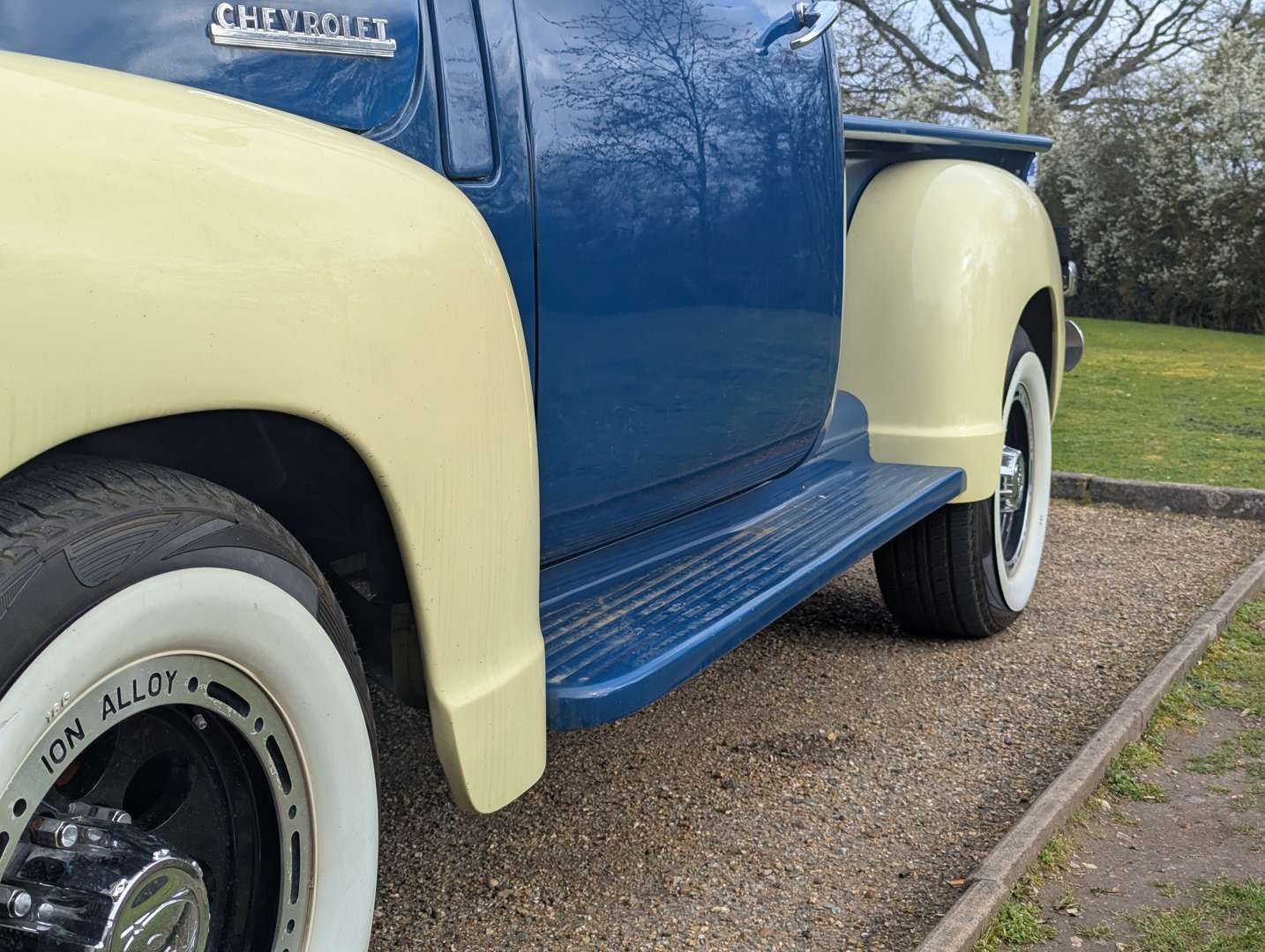 <p>1949 CHEVROLET PICK-UP LHD</p>