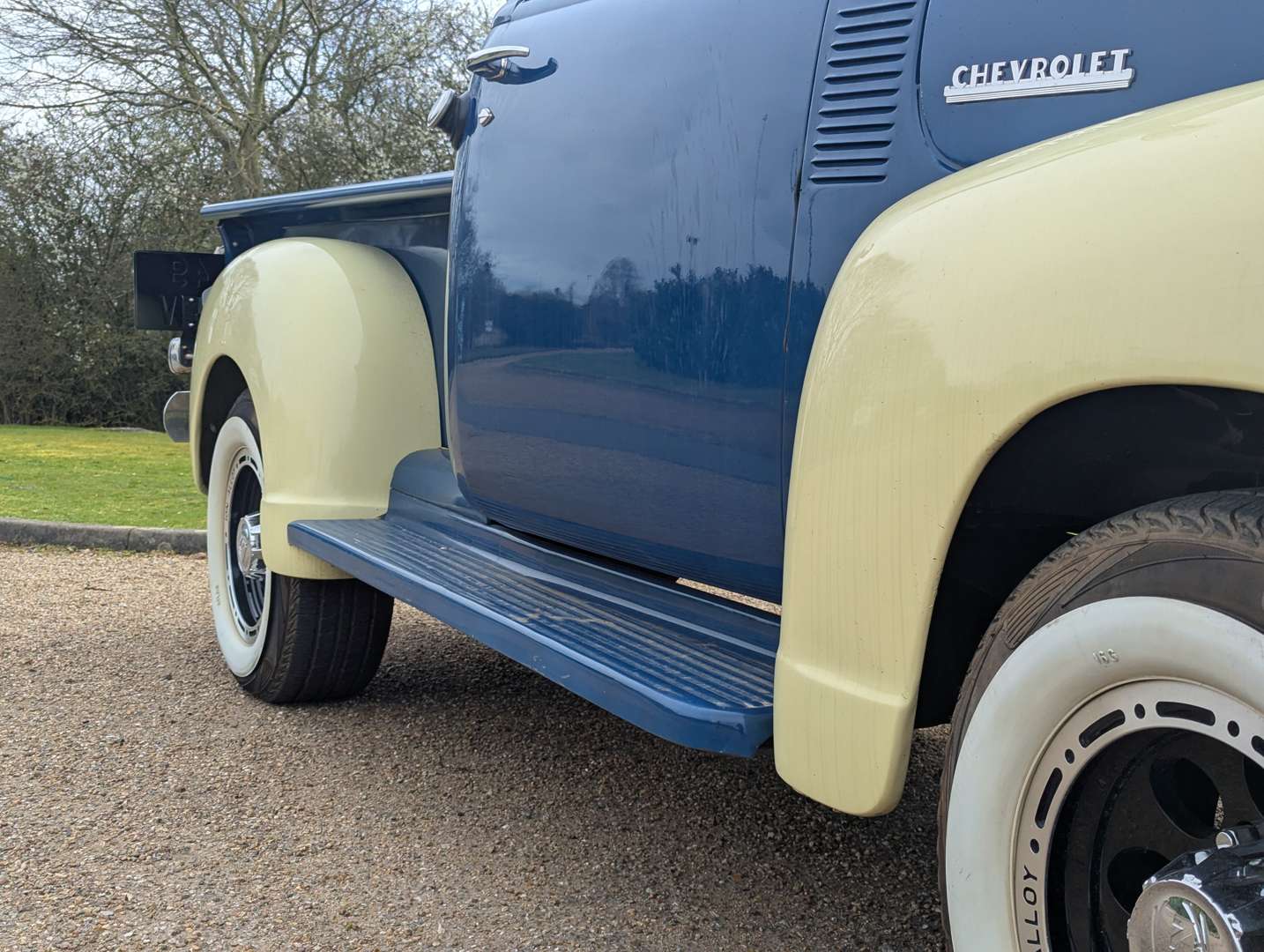<p>1949 CHEVROLET PICK-UP LHD</p>
