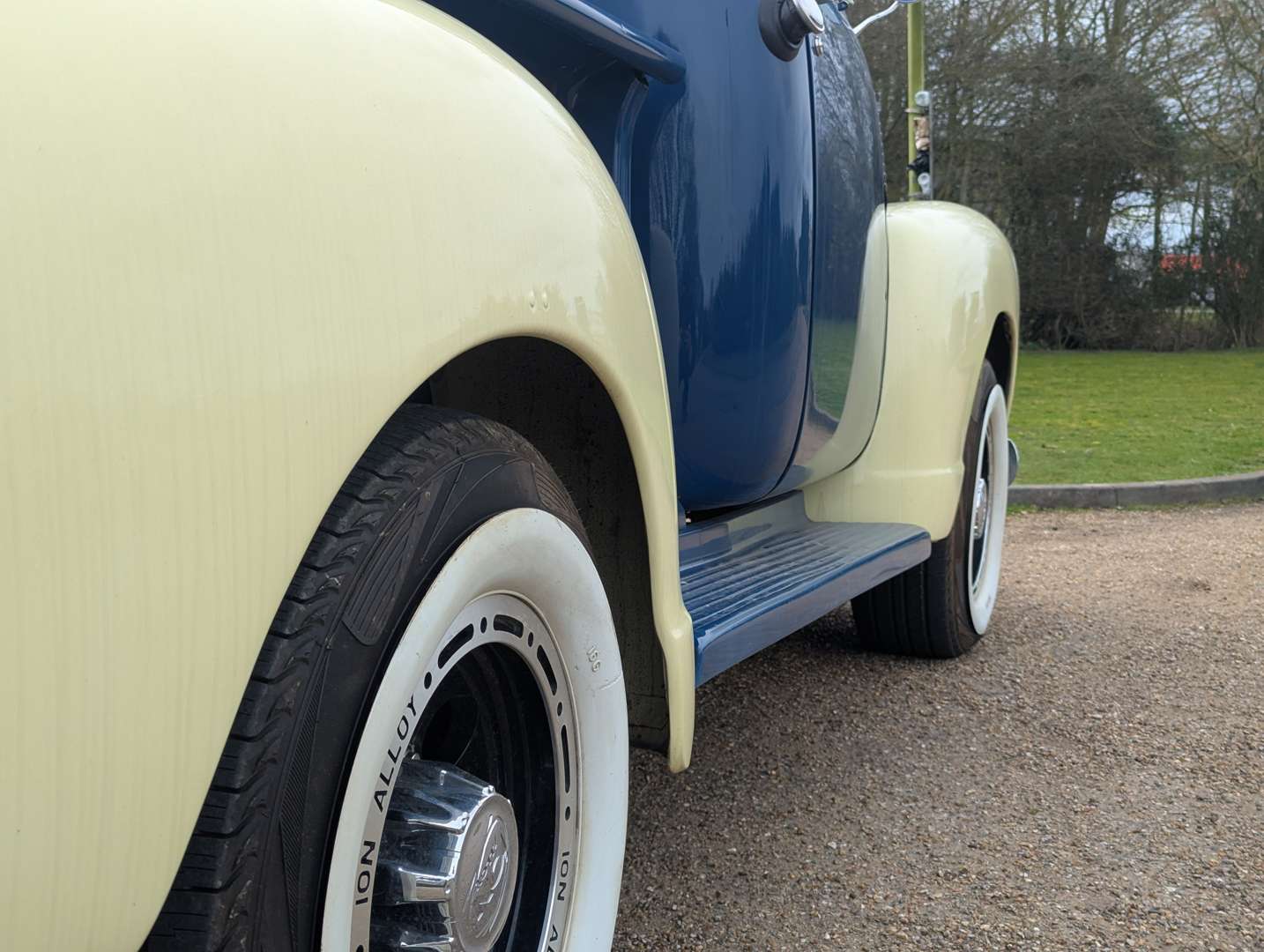 <p>1949 CHEVROLET PICK-UP LHD</p>