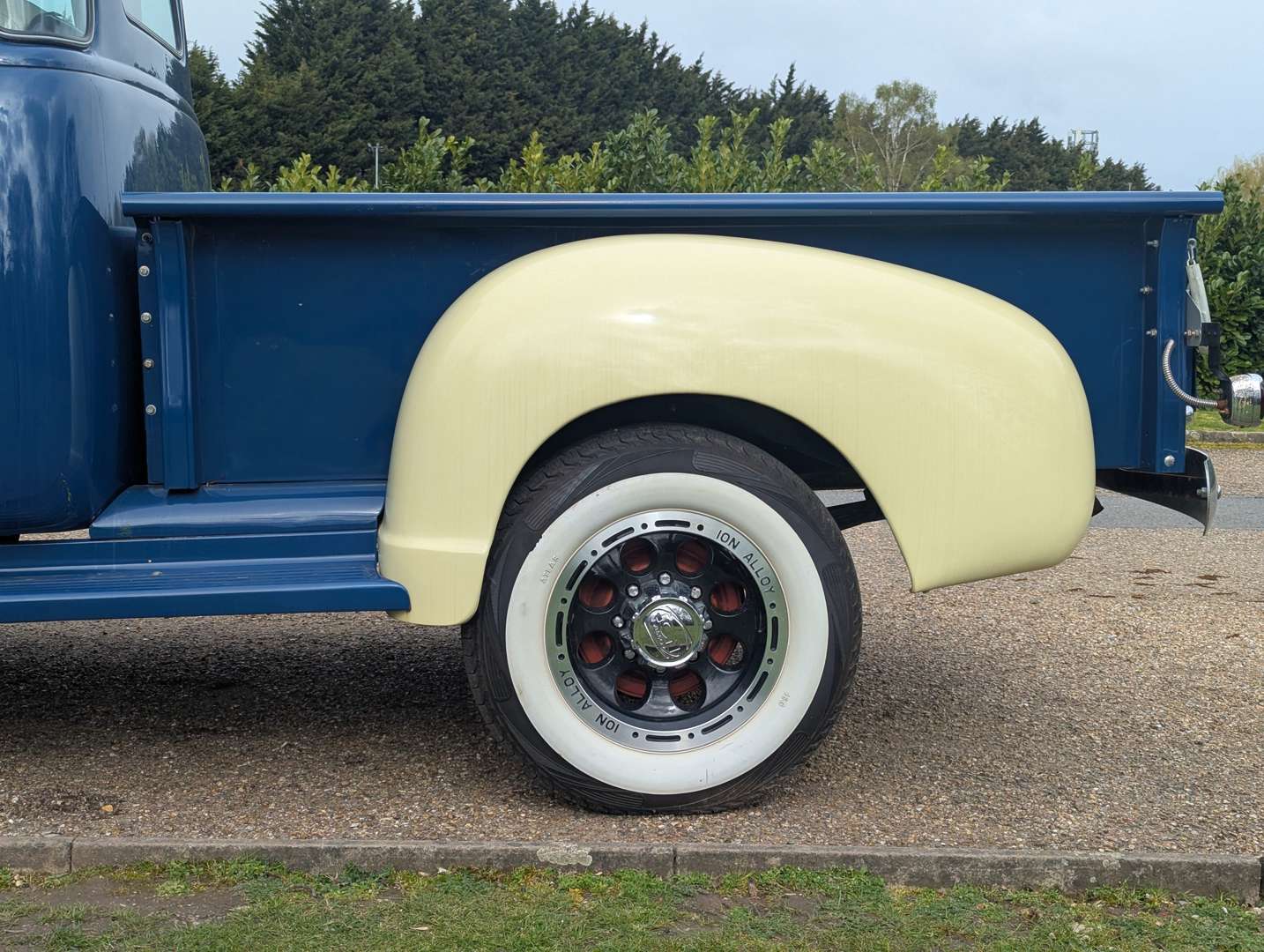 <p>1949 CHEVROLET PICK-UP LHD</p>
