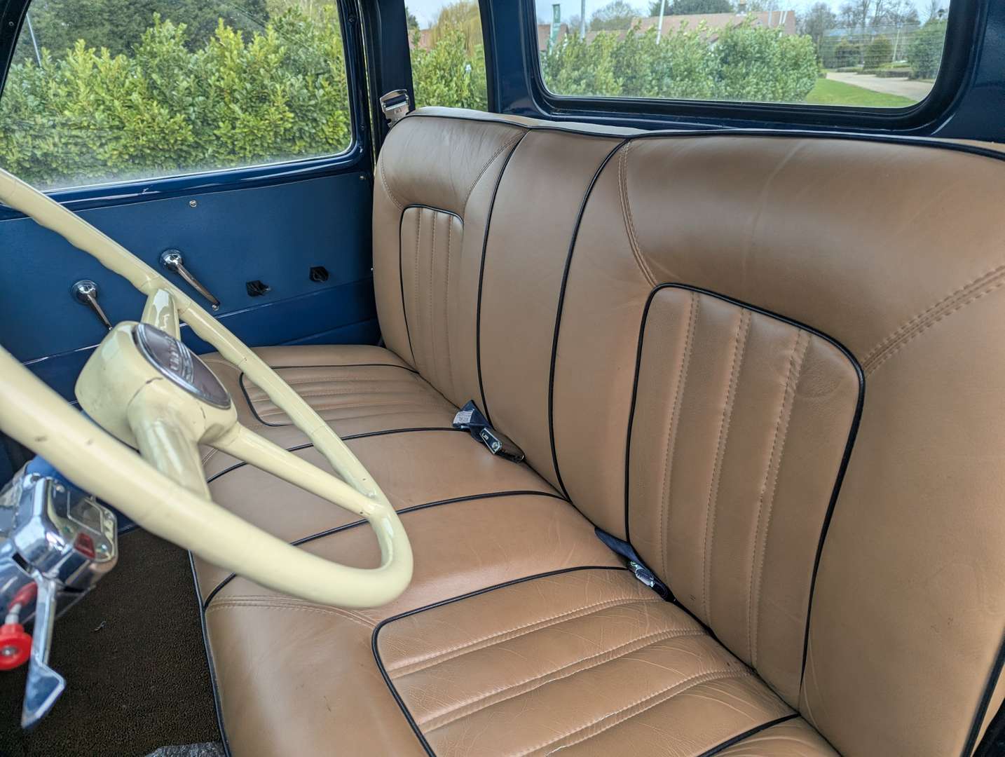 <p>1949 CHEVROLET PICK-UP LHD</p>