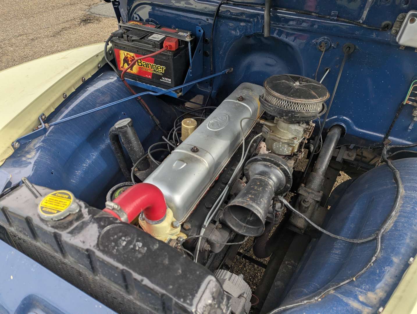 <p>1949 CHEVROLET PICK-UP LHD</p>