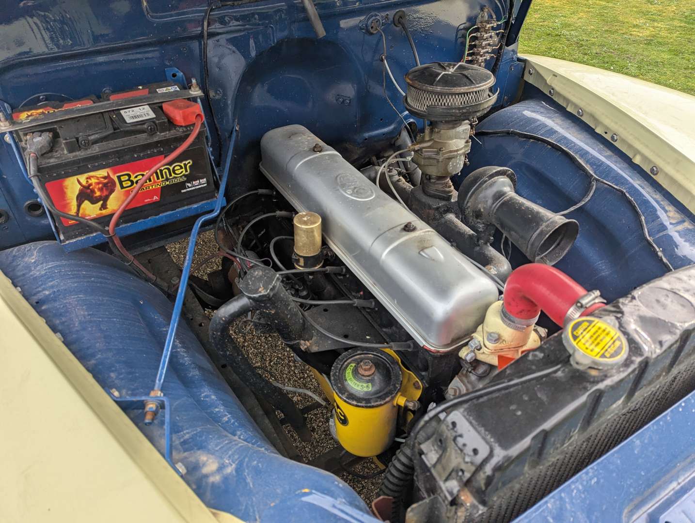 <p>1949 CHEVROLET PICK-UP LHD</p>