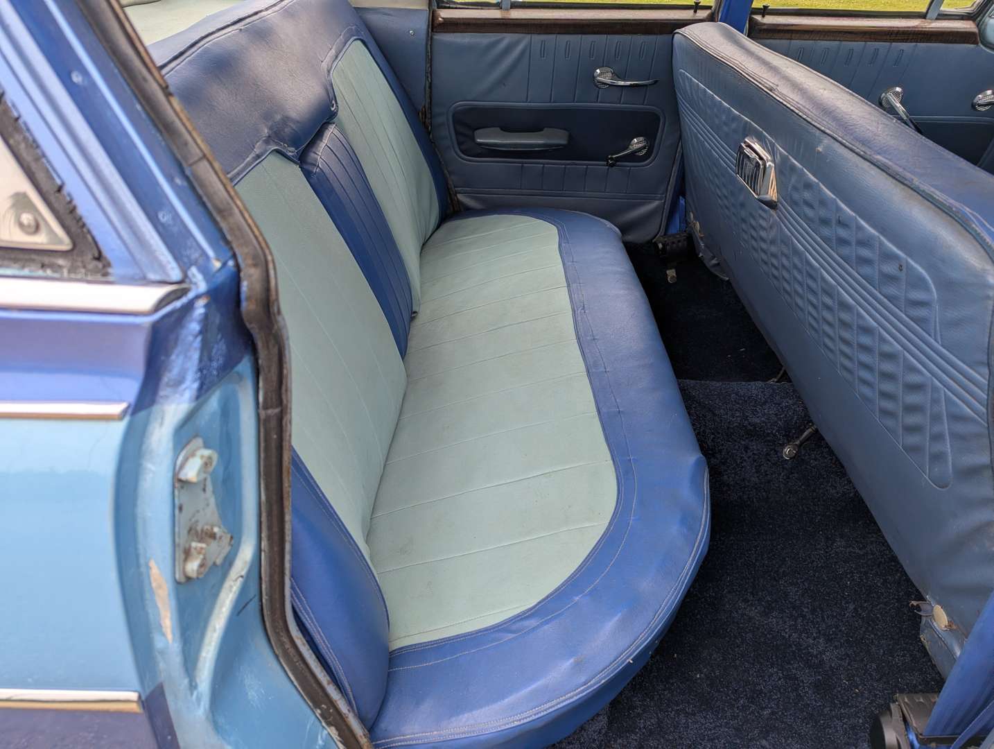 <p>1962 VAUXHALL CRESTA PA</p>