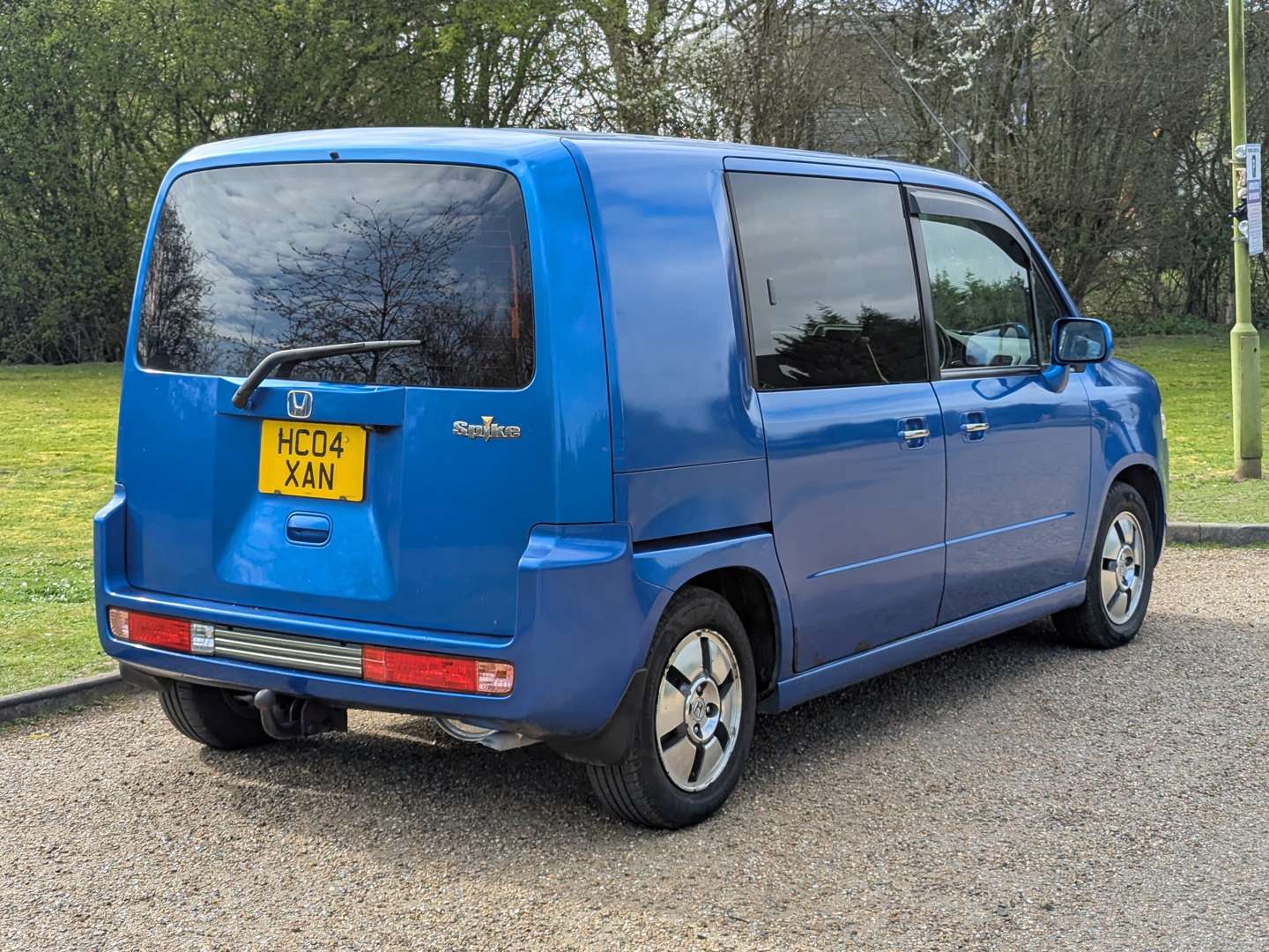 <p>2004 HONDA MOBILIO SPIKE</p>