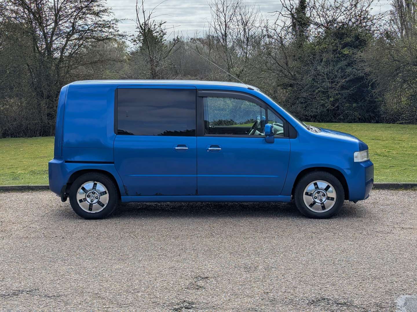 <p>2004 HONDA MOBILIO SPIKE</p>