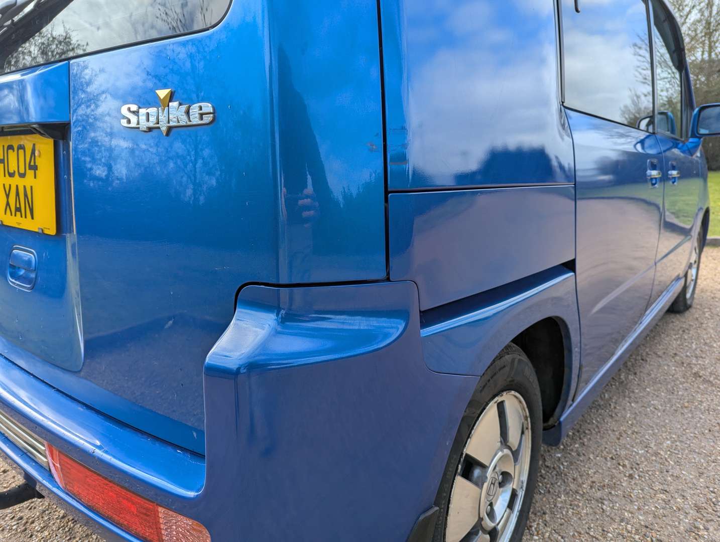 <p>2004 HONDA MOBILIO SPIKE</p>