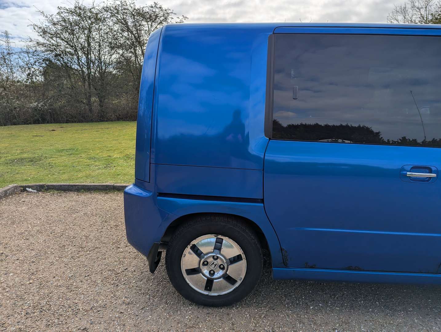 <p>2004 HONDA MOBILIO SPIKE</p>