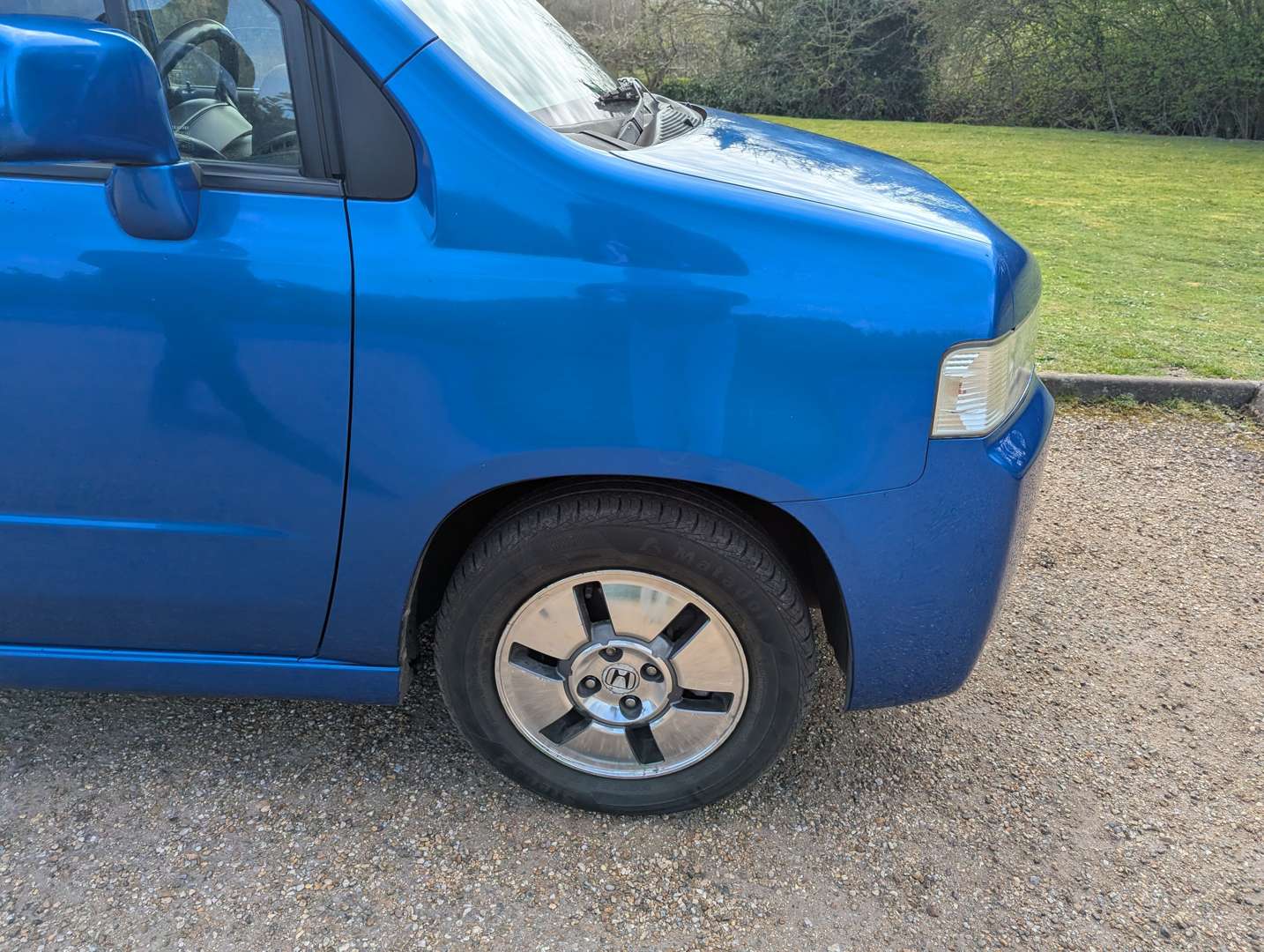 <p>2004 HONDA MOBILIO SPIKE</p>