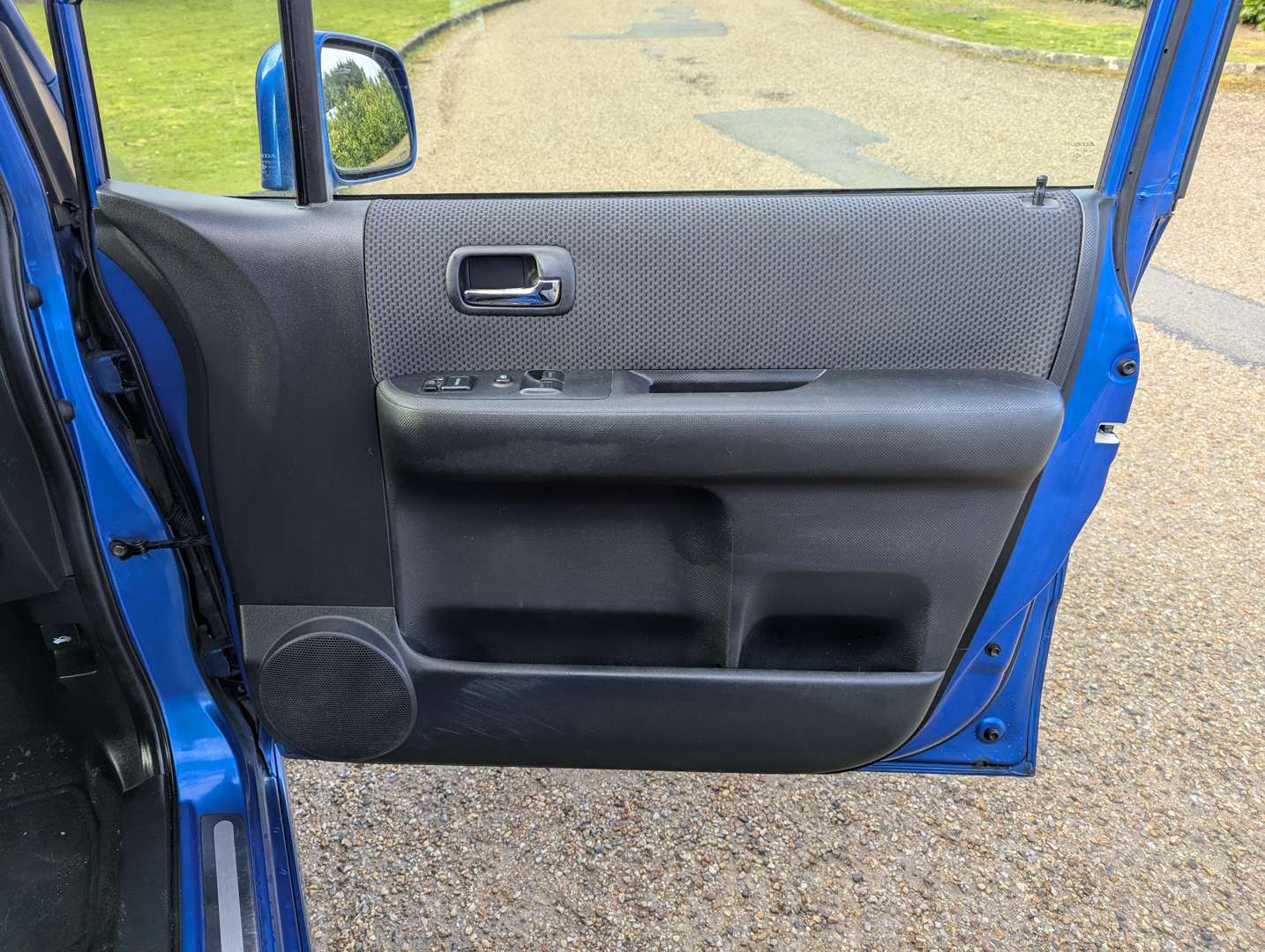 <p>2004 HONDA MOBILIO SPIKE</p>