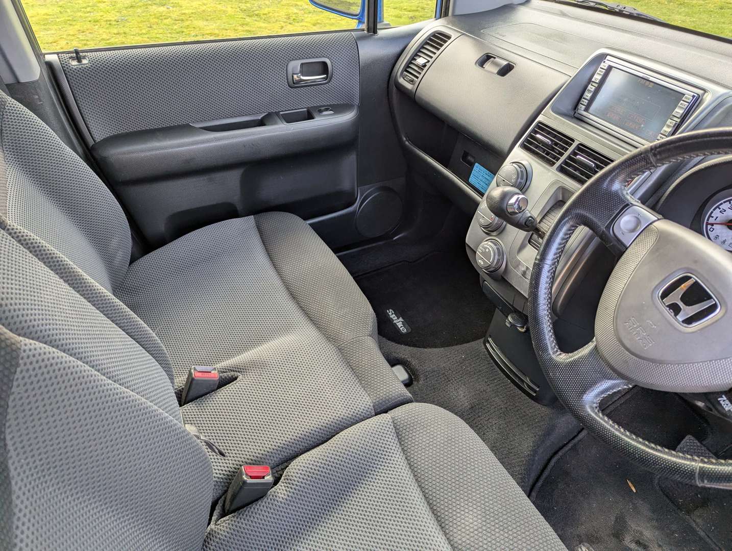 <p>2004 HONDA MOBILIO SPIKE</p>