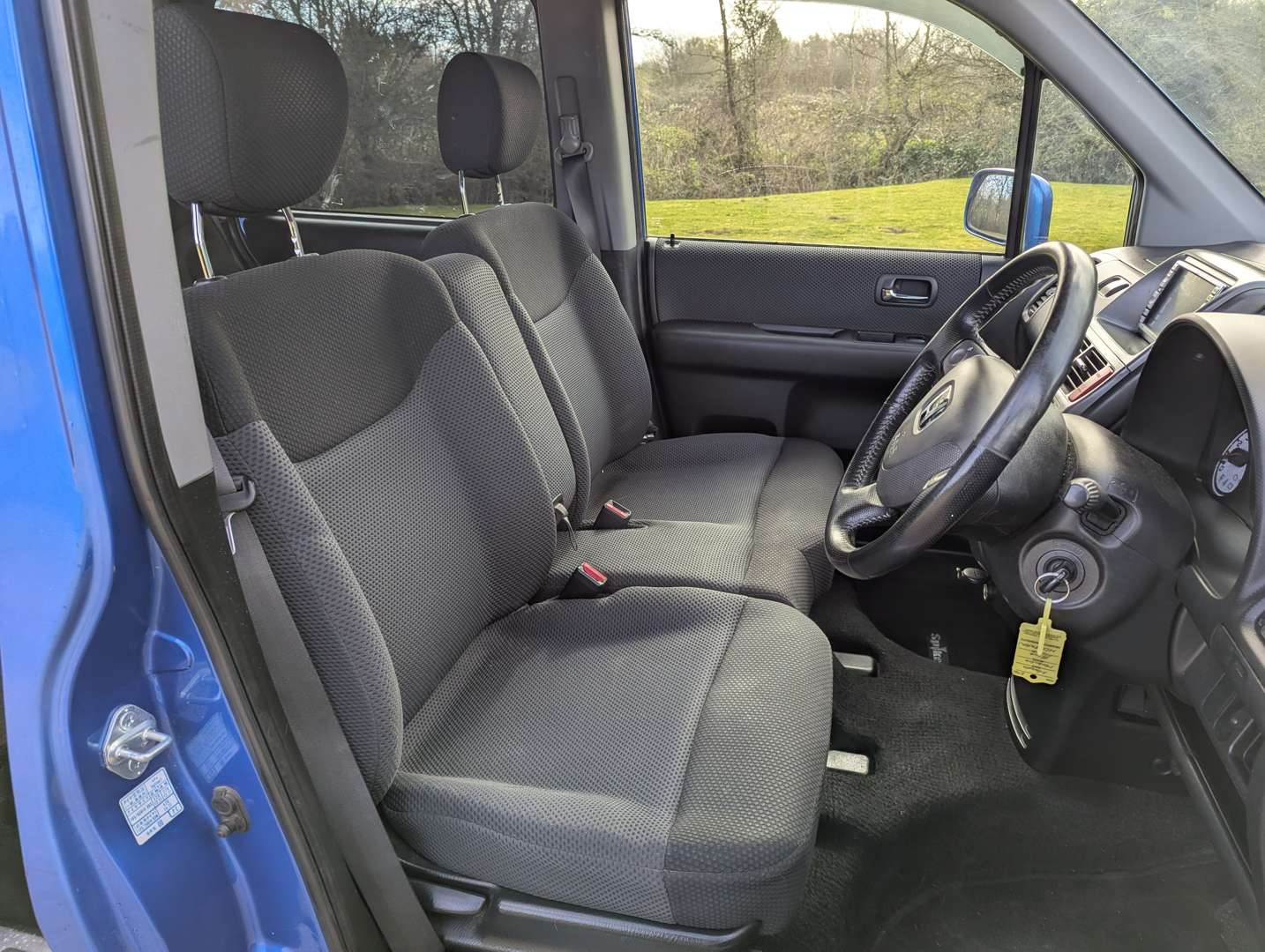 <p>2004 HONDA MOBILIO SPIKE</p>