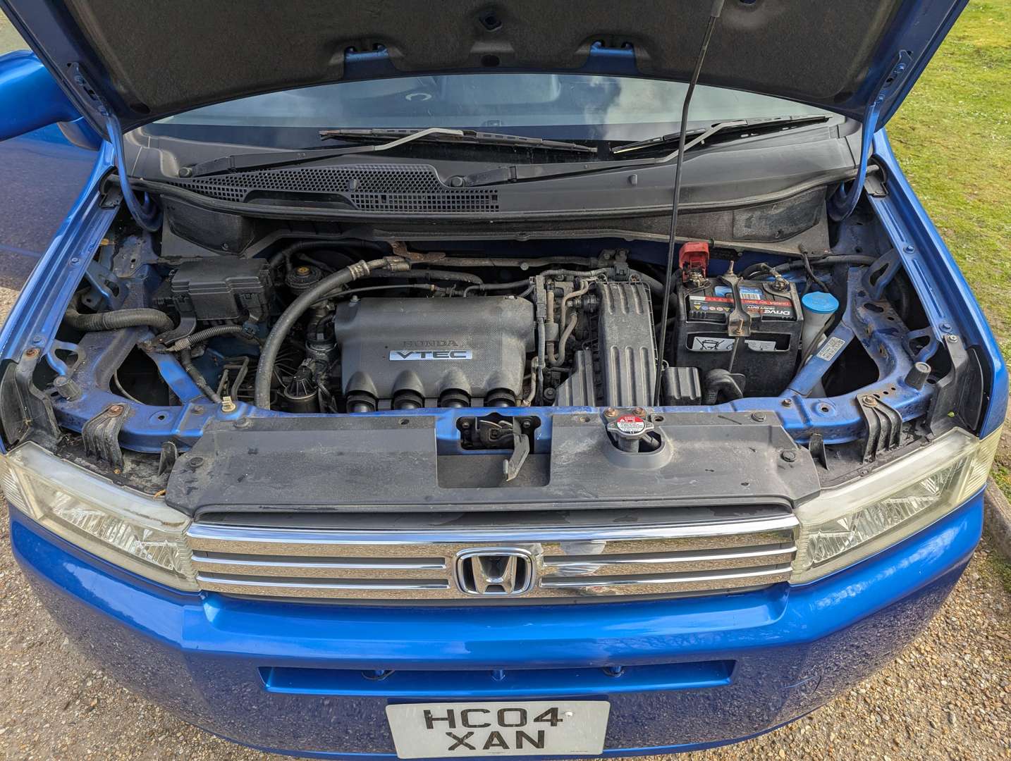 <p>2004 HONDA MOBILIO SPIKE</p>