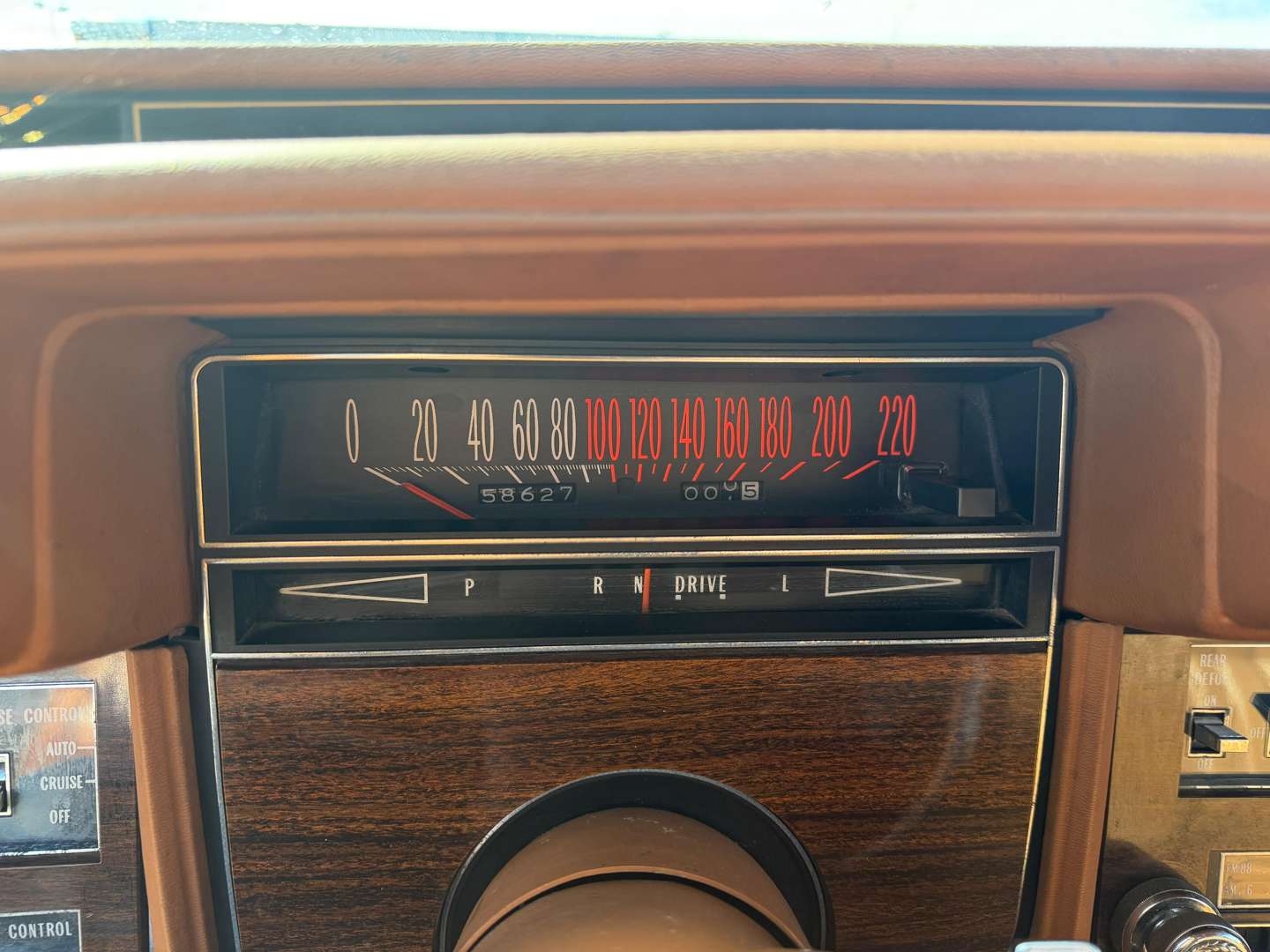 <p>1978 CADILLAC SEVILLE ELEGANT</p>