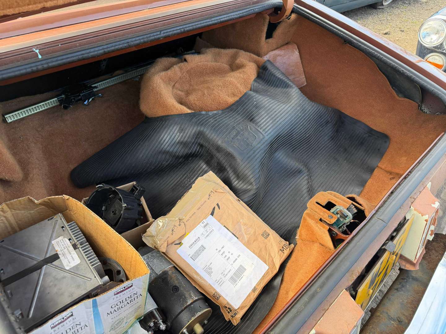 <p>1978 CADILLAC SEVILLE ELEGANT</p>