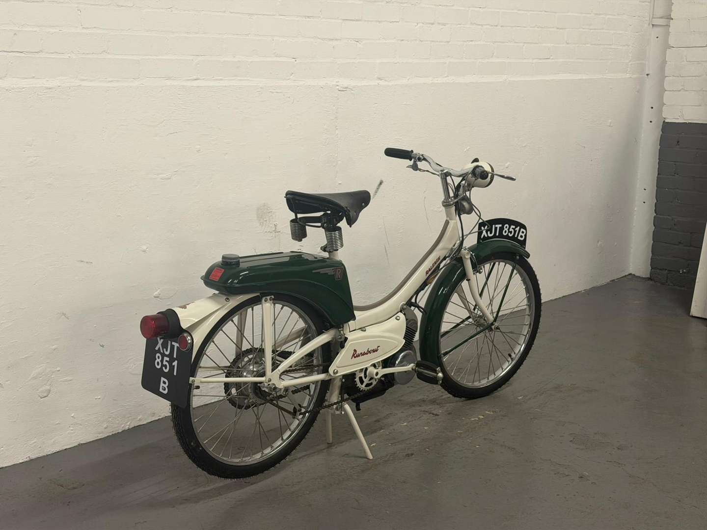 <p>1964 RALEIGH RUNABOUT</p>