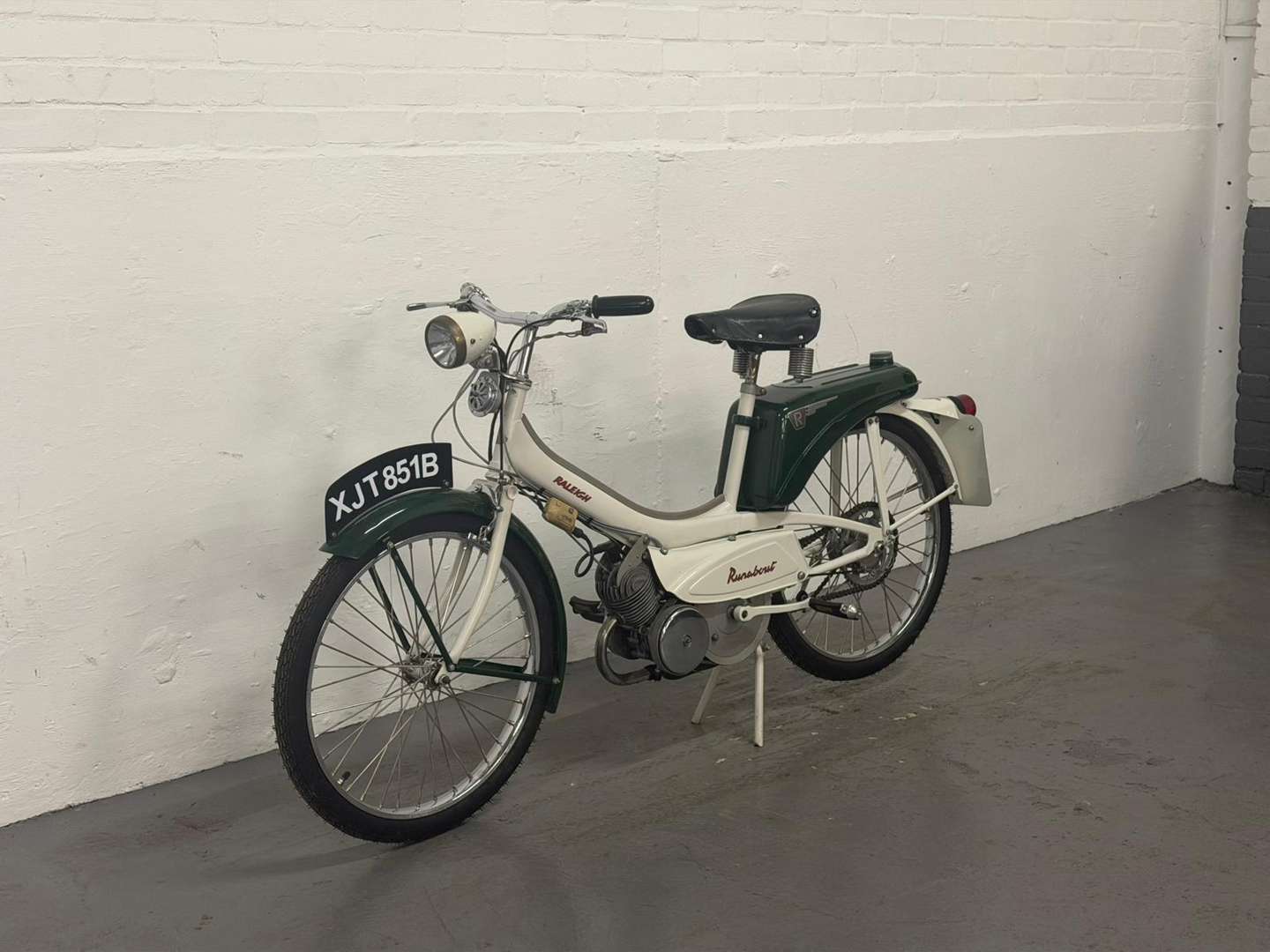<p>1964 RALEIGH RUNABOUT</p>