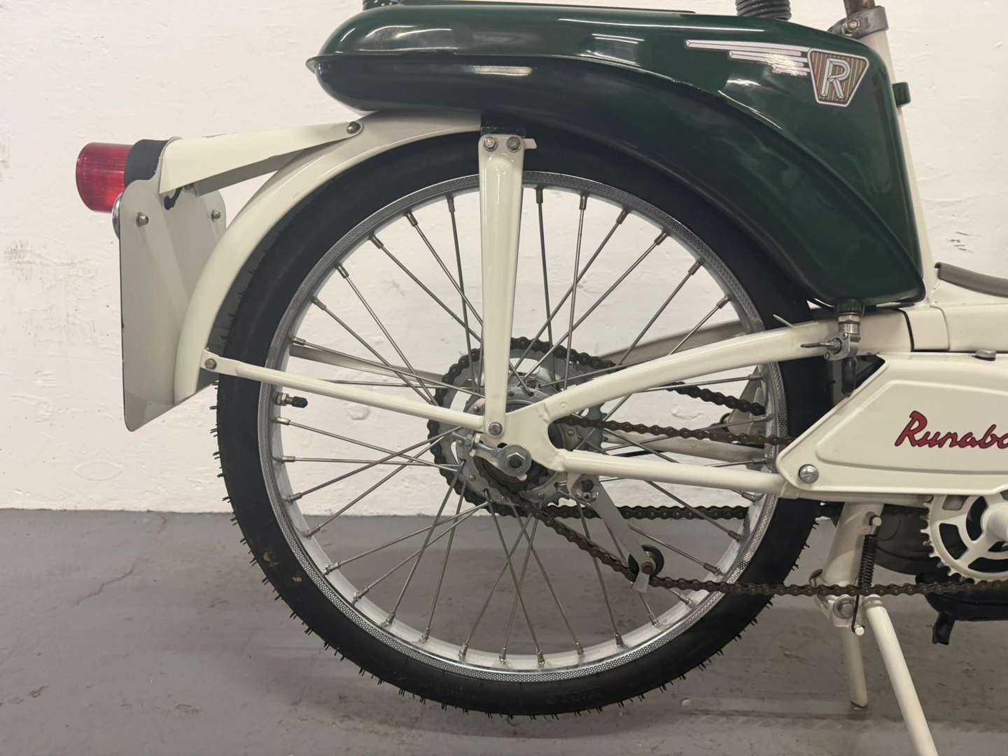 <p>1964 RALEIGH RUNABOUT</p>