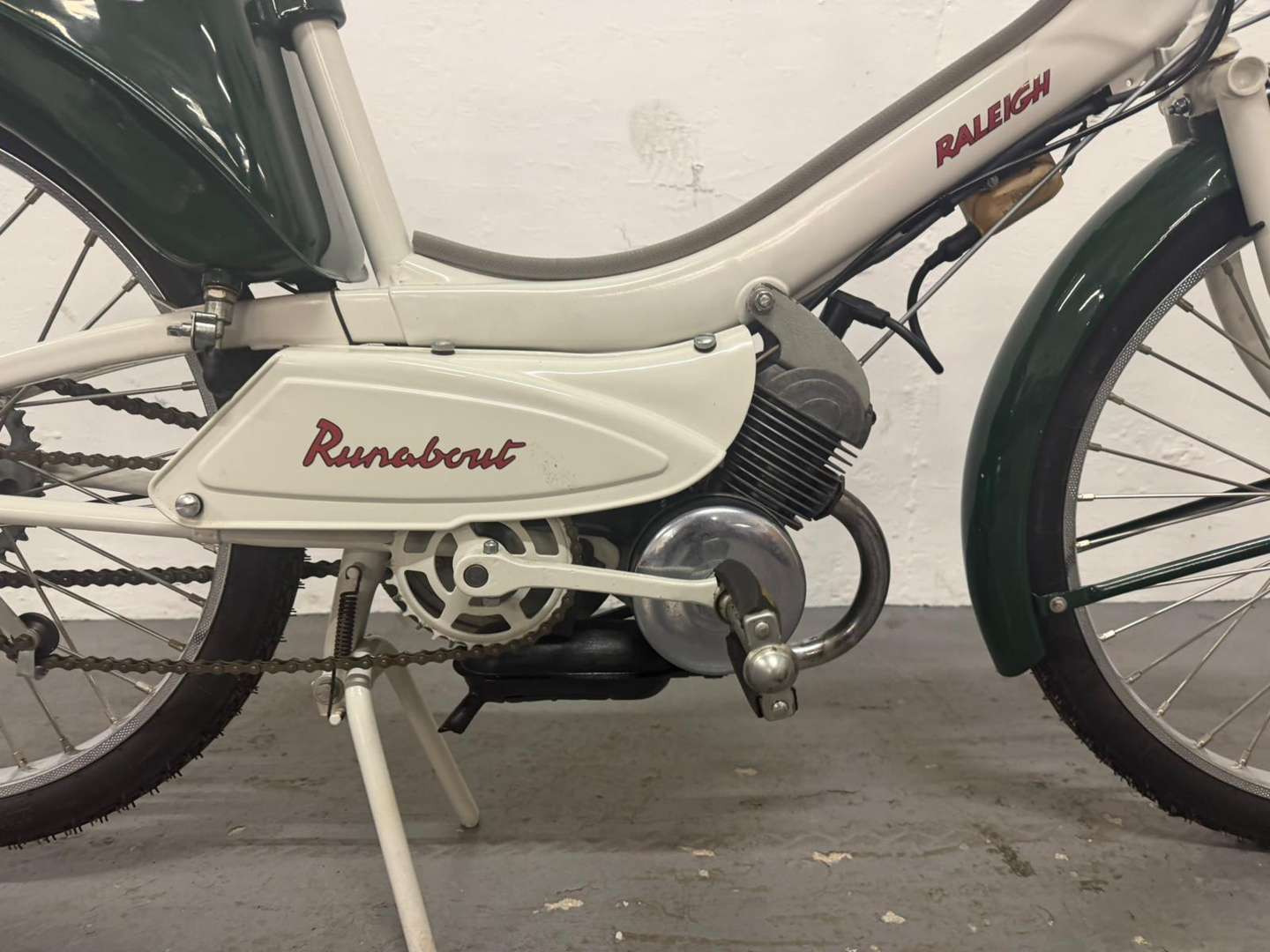 <p>1964 RALEIGH RUNABOUT</p>