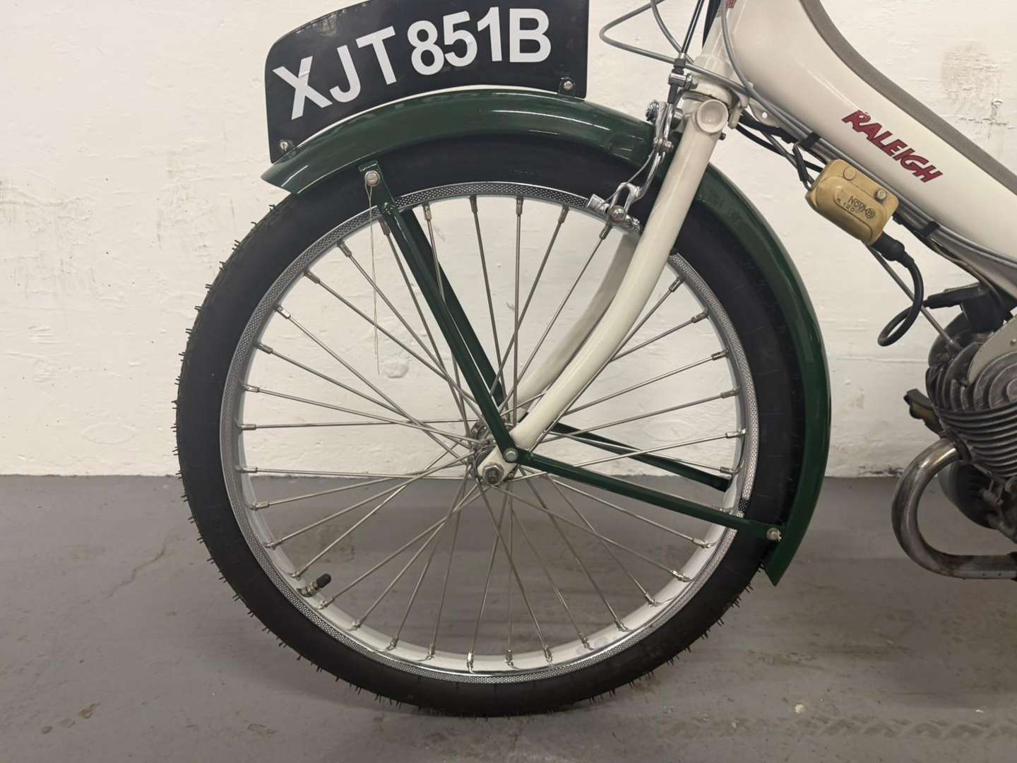 <p>1964 RALEIGH RUNABOUT</p>