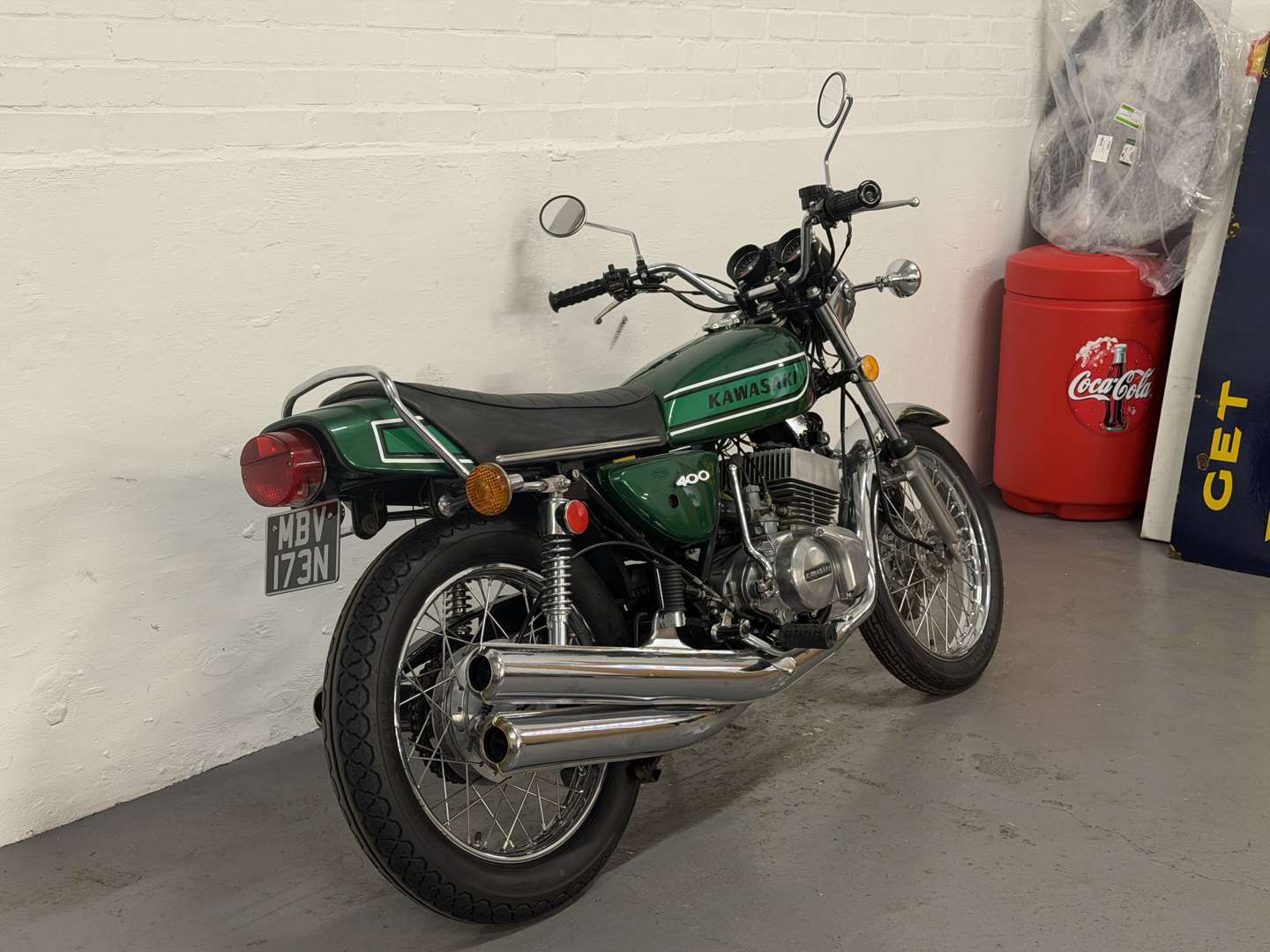 <p>1975 KAWASAKI KH400</p>