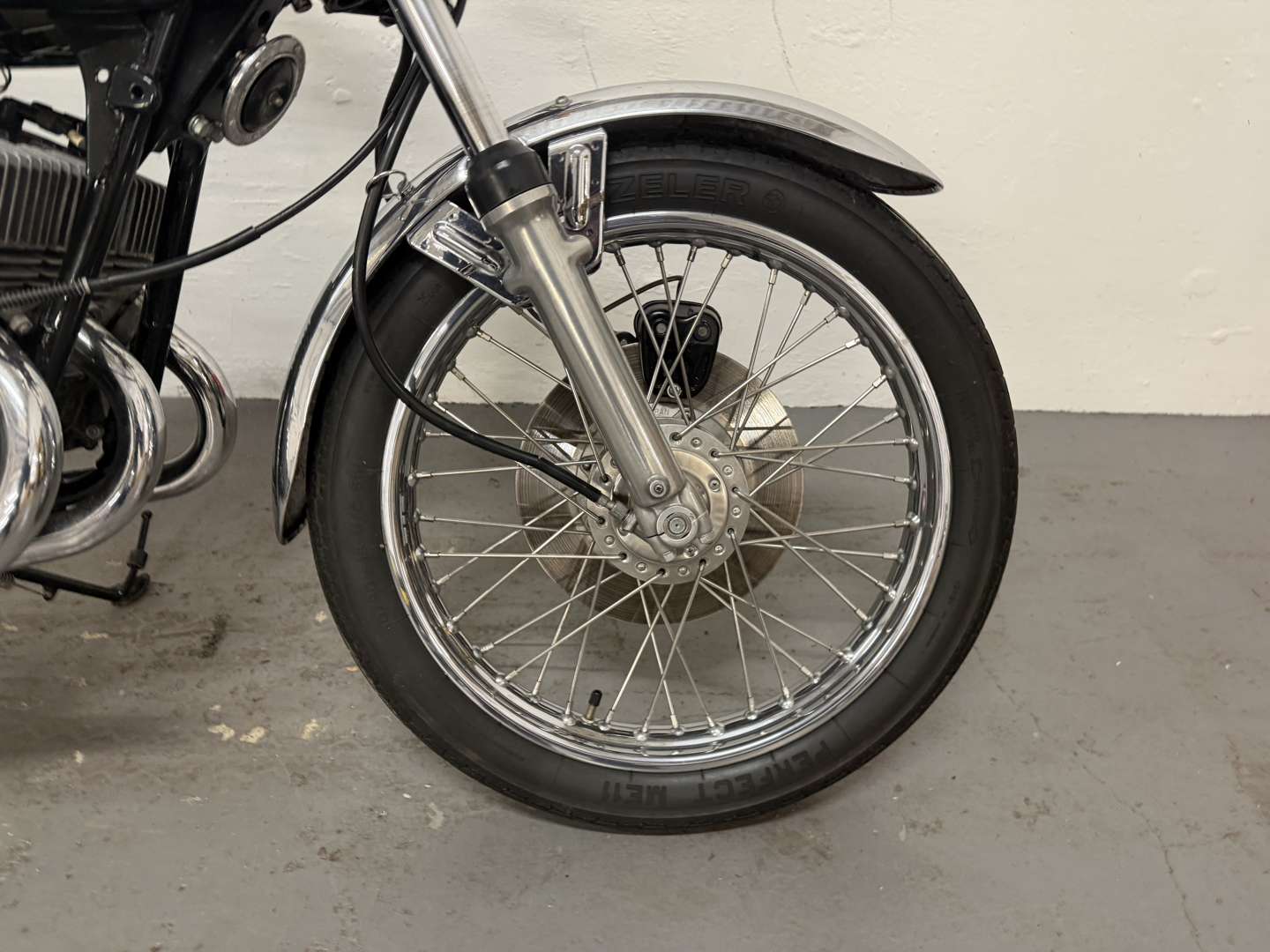 <p>1975 KAWASAKI KH400</p>