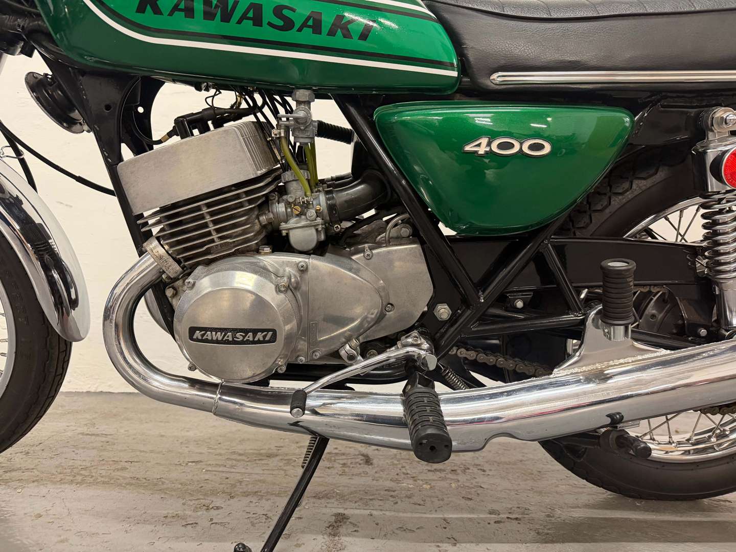 <p>1975 KAWASAKI KH400</p>