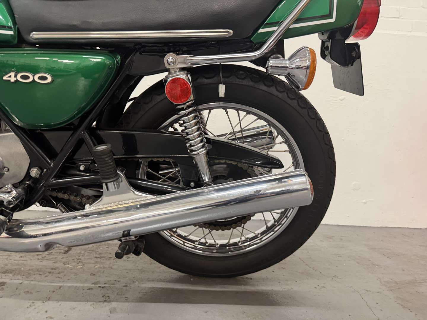 <p>1975 KAWASAKI KH400</p>