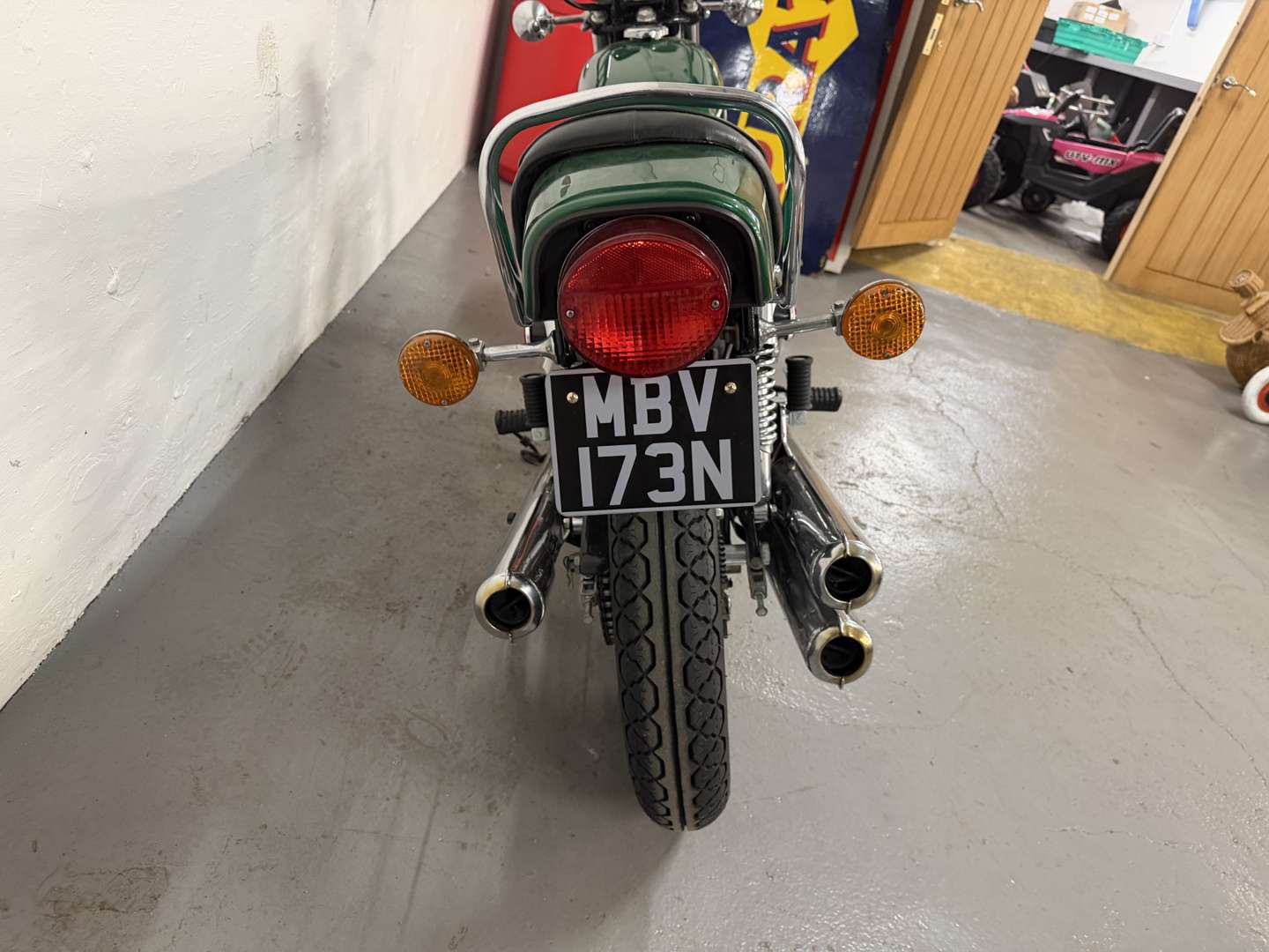 <p>1975 KAWASAKI KH400</p>