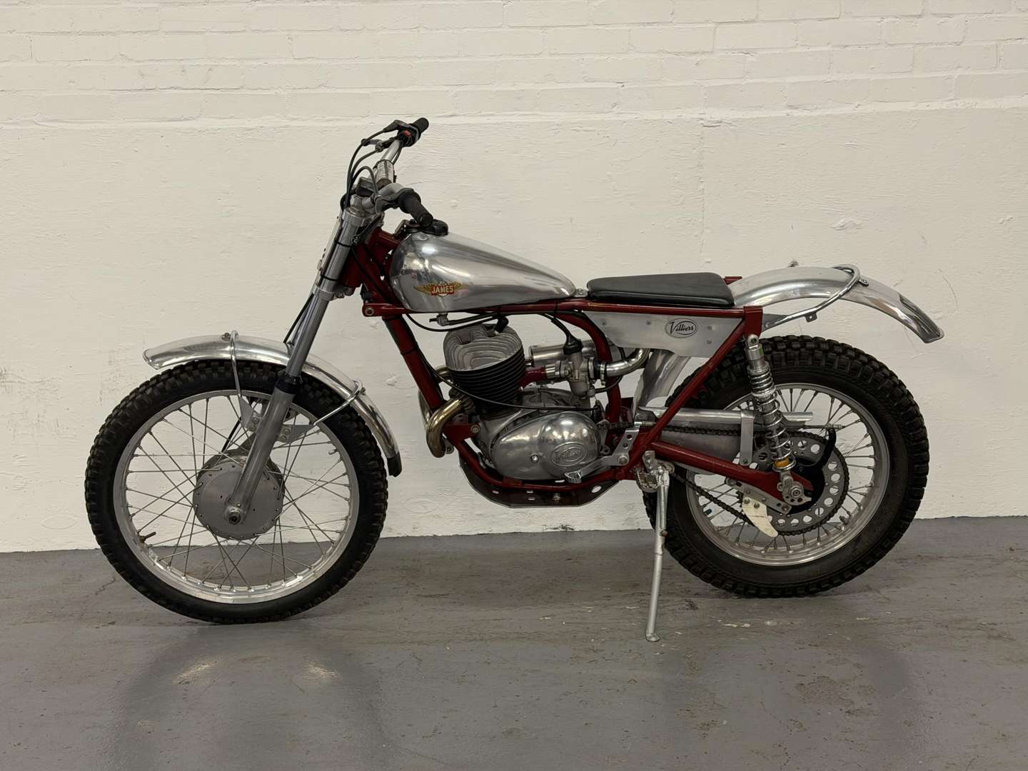 <p>1957 JAMES TRIALS BIKE</p>