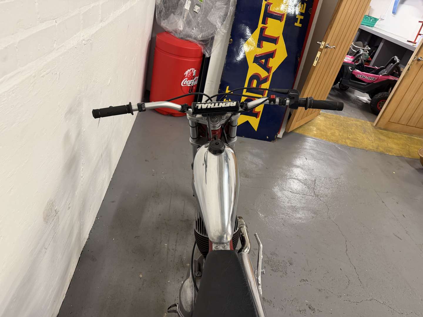 <p>1957 JAMES TRIALS BIKE</p>