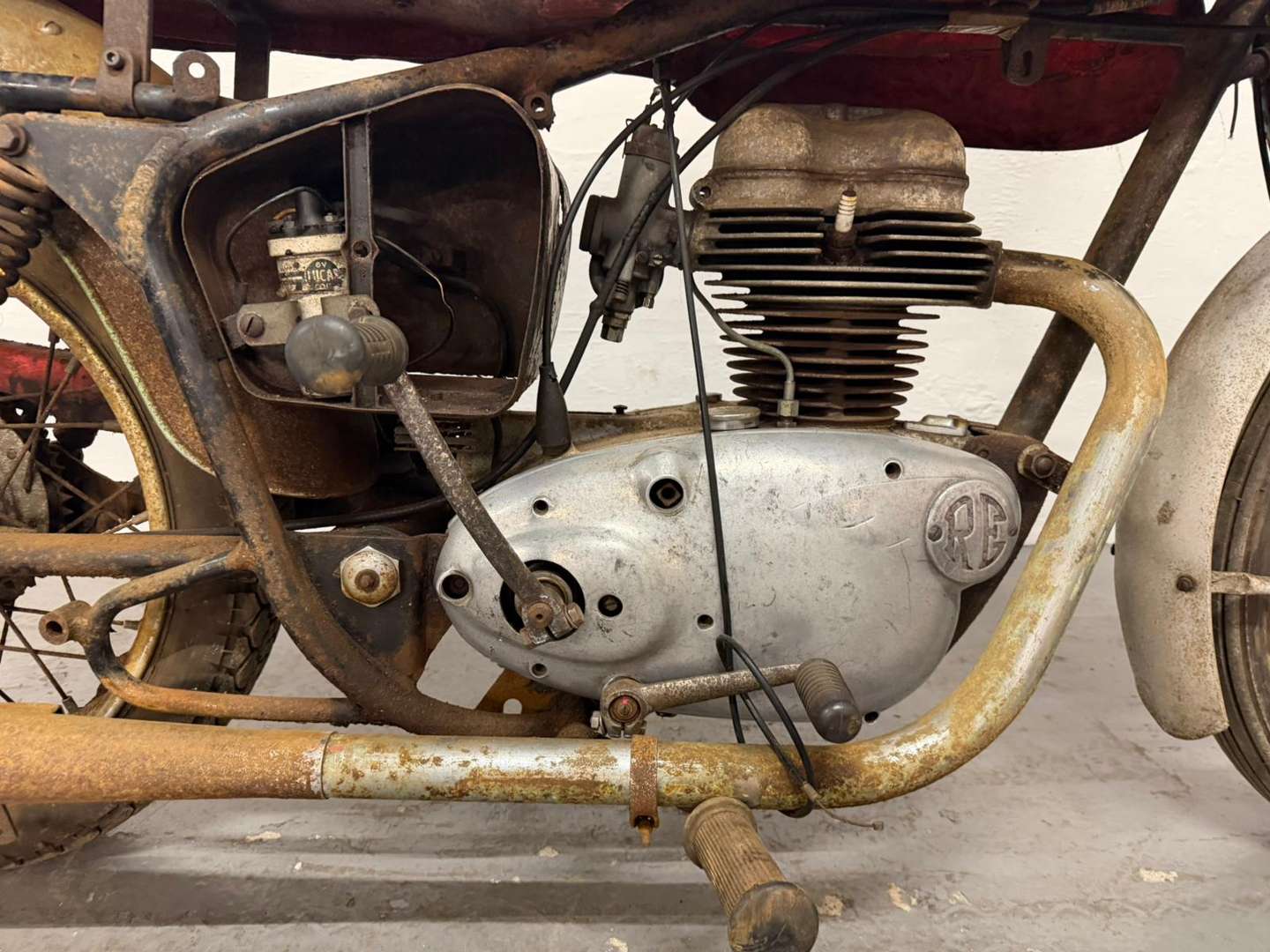 <p>1959 ROYAL ENFIELD CRUSADE SPORTS</p>