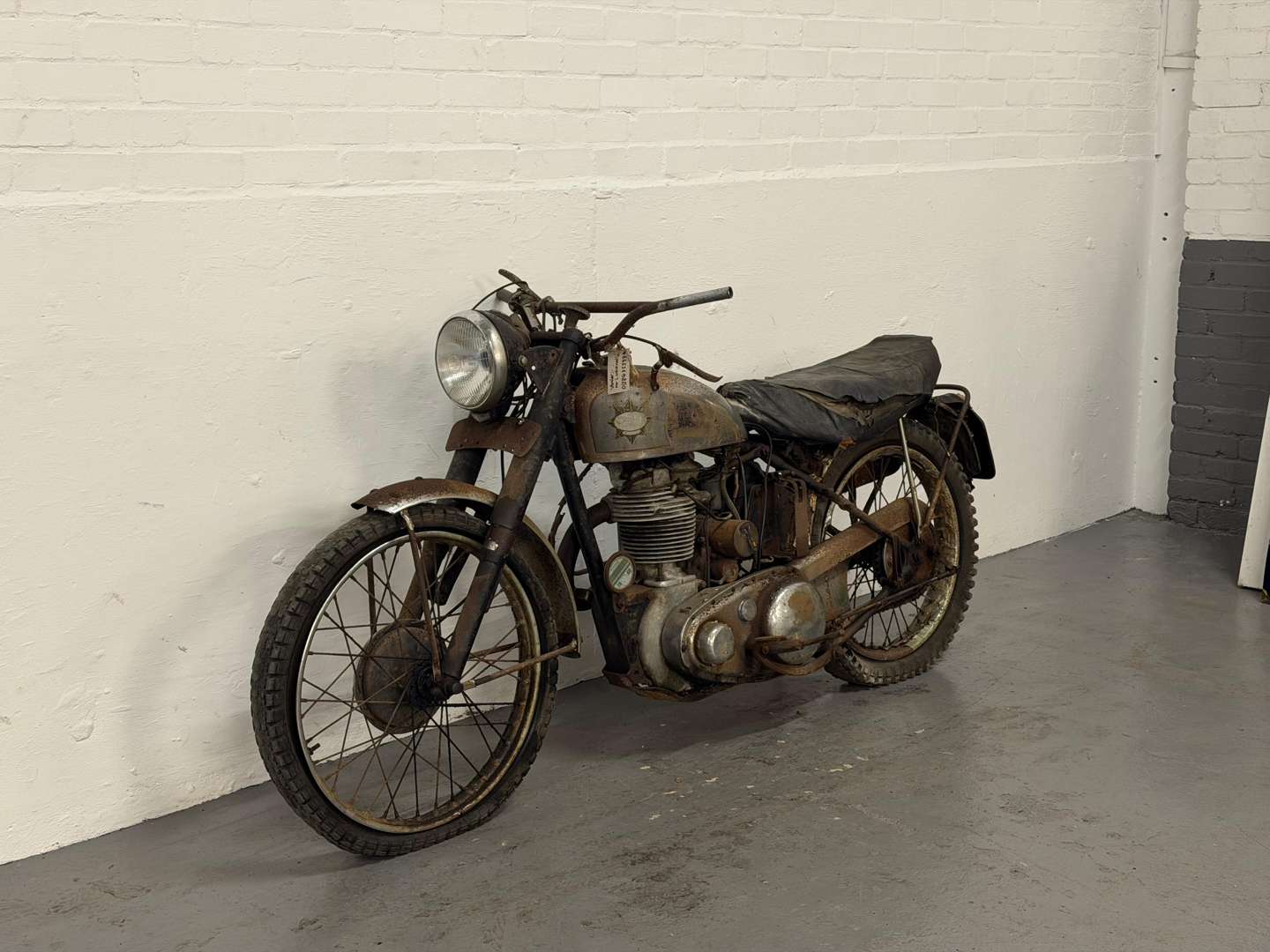 <p>1949 BSA ZB32 GOLD STAR</p>