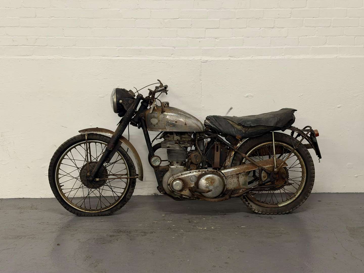<p>1949 BSA ZB32 GOLD STAR</p>