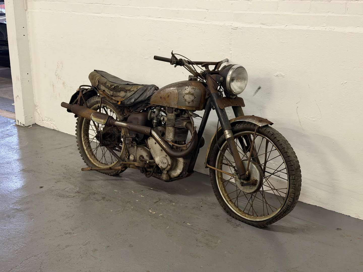 <p>1949 BSA ZB32 GOLD STAR</p>
