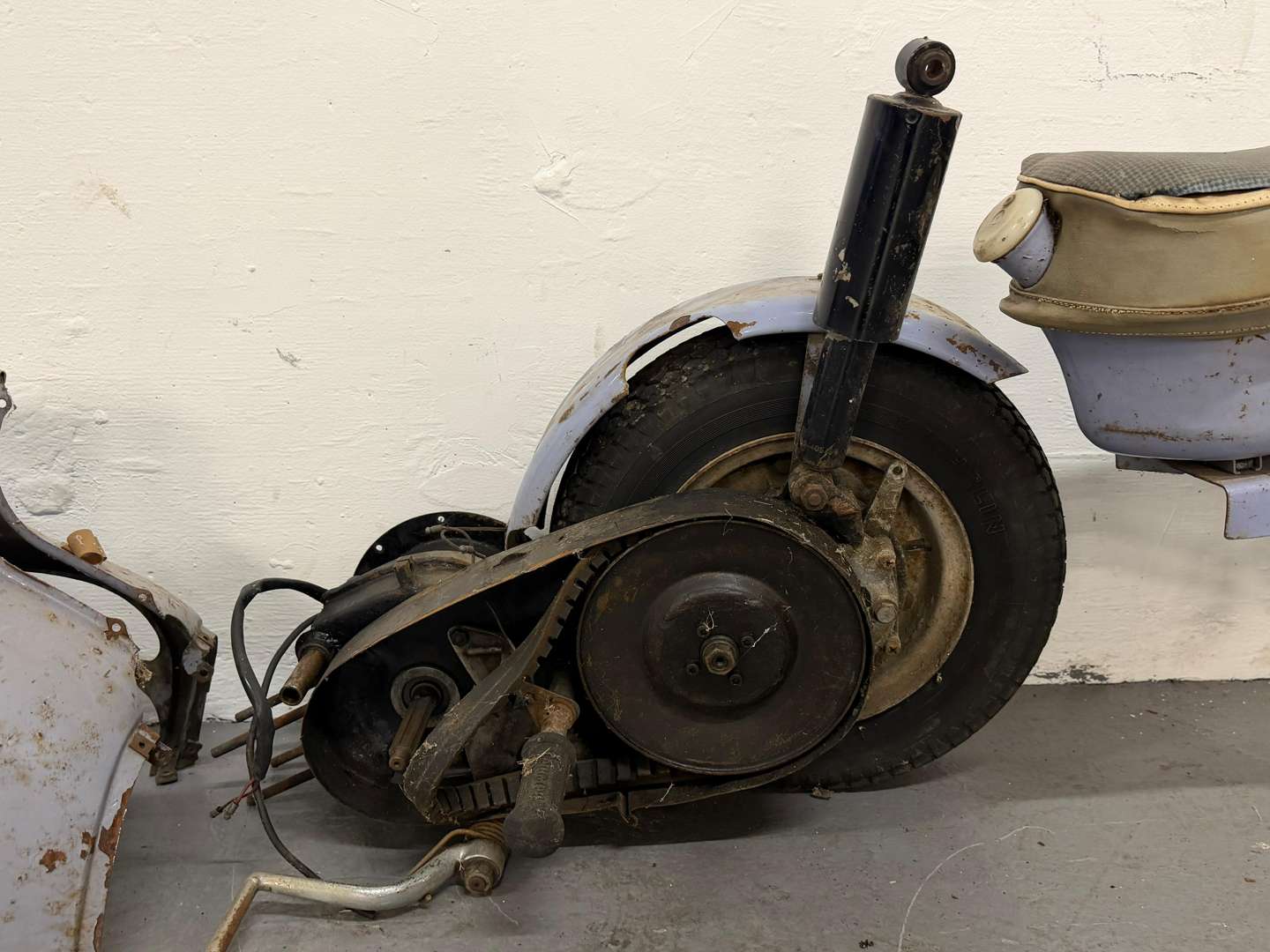 <p>1962 TRIUMPH TINA</p>