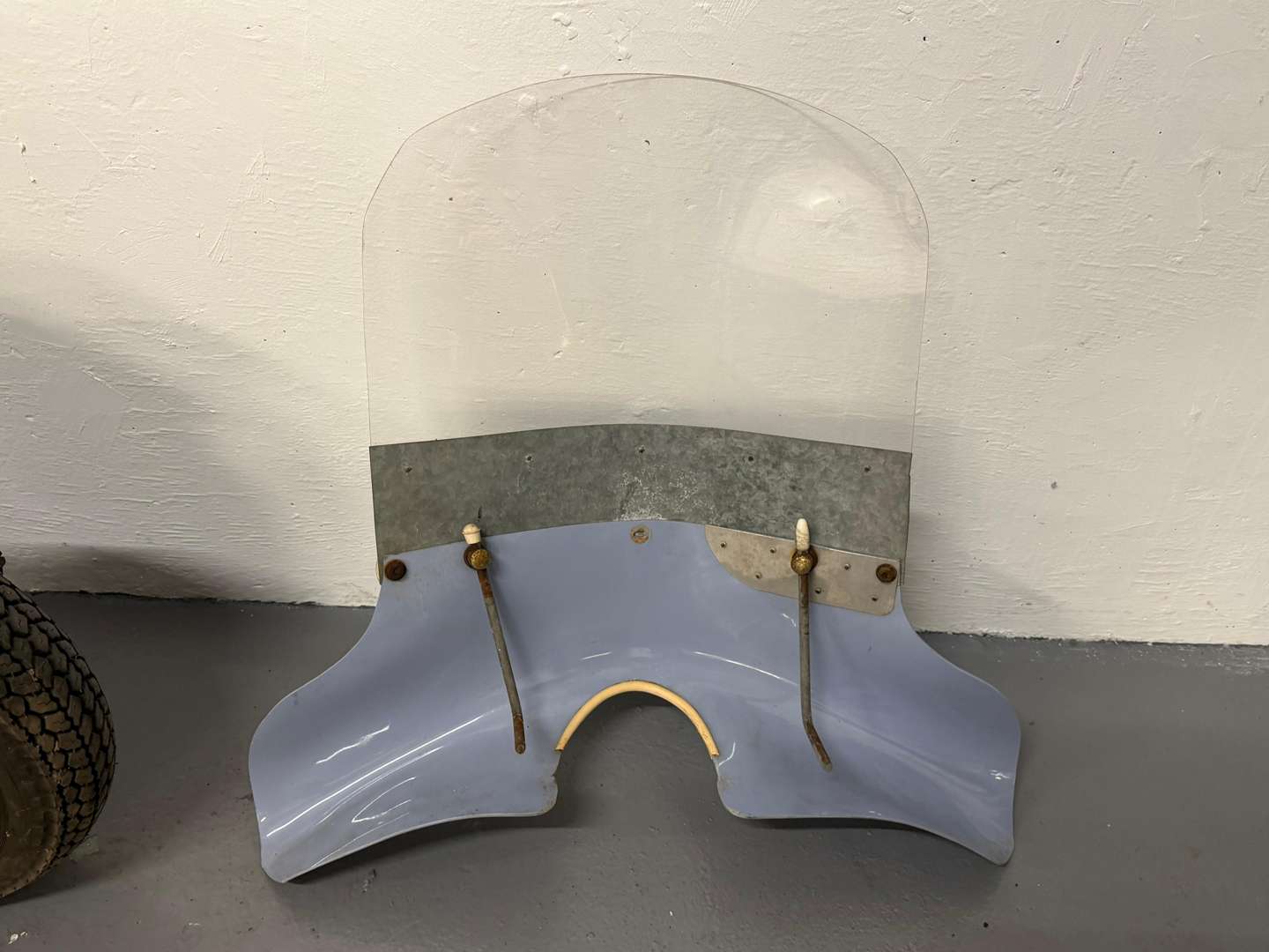 <p>1962 TRIUMPH TINA</p>