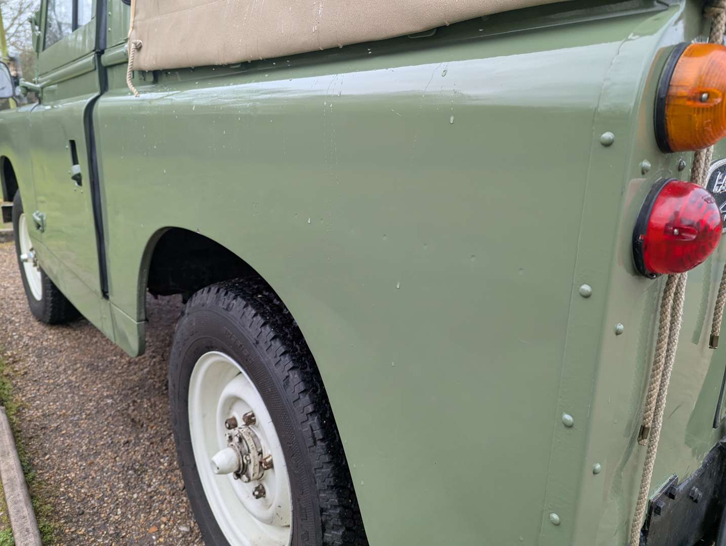 <p>1963 LAND ROVER SERIES IIA</p>